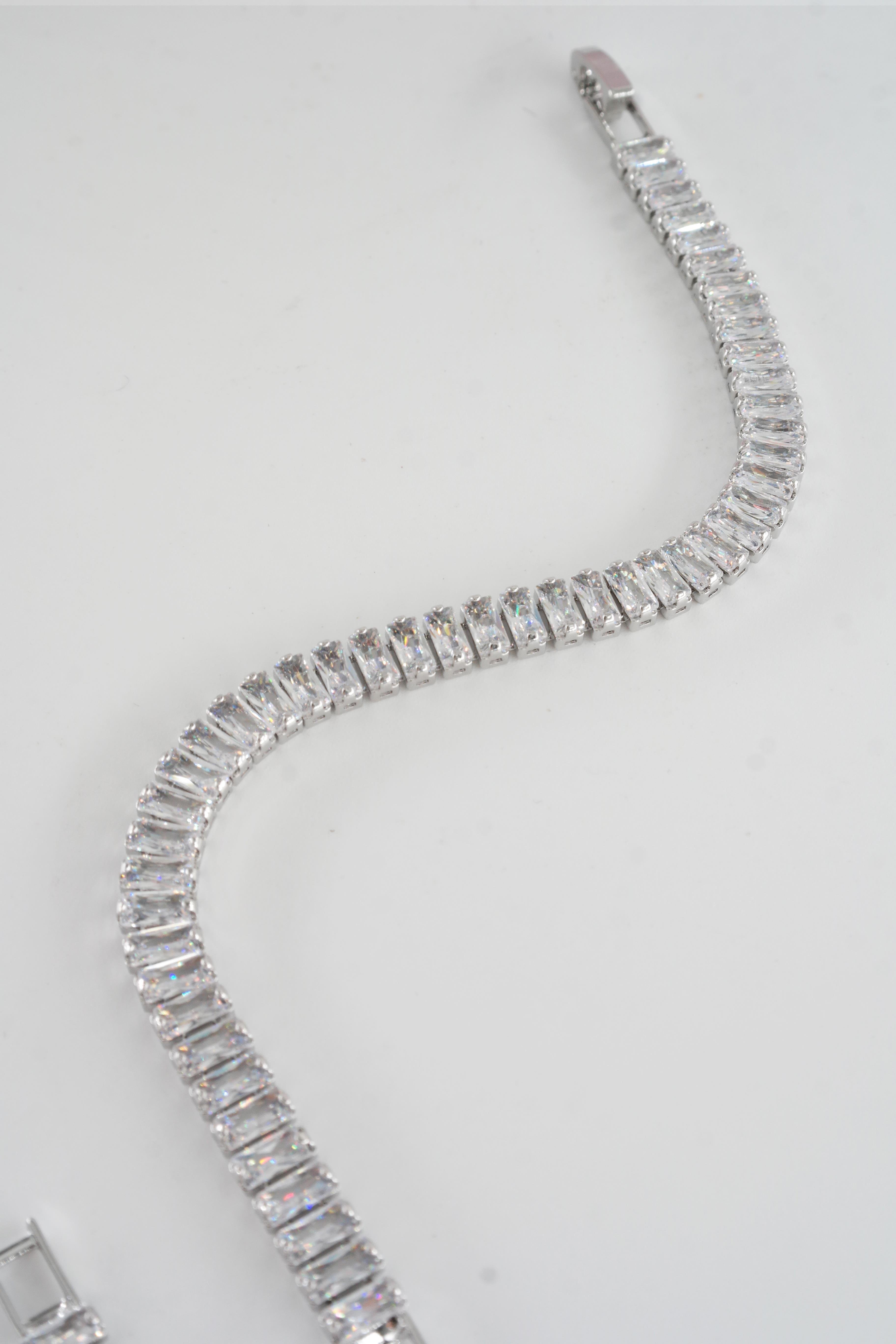 Kadın 316 L Çelik Vip Seri Antialerjik Baget Zirkon Taşlı Su Yolu Bileklik  Ölçüleri 17cm + 3 cm uzatma 6 MM Taş Boyutu