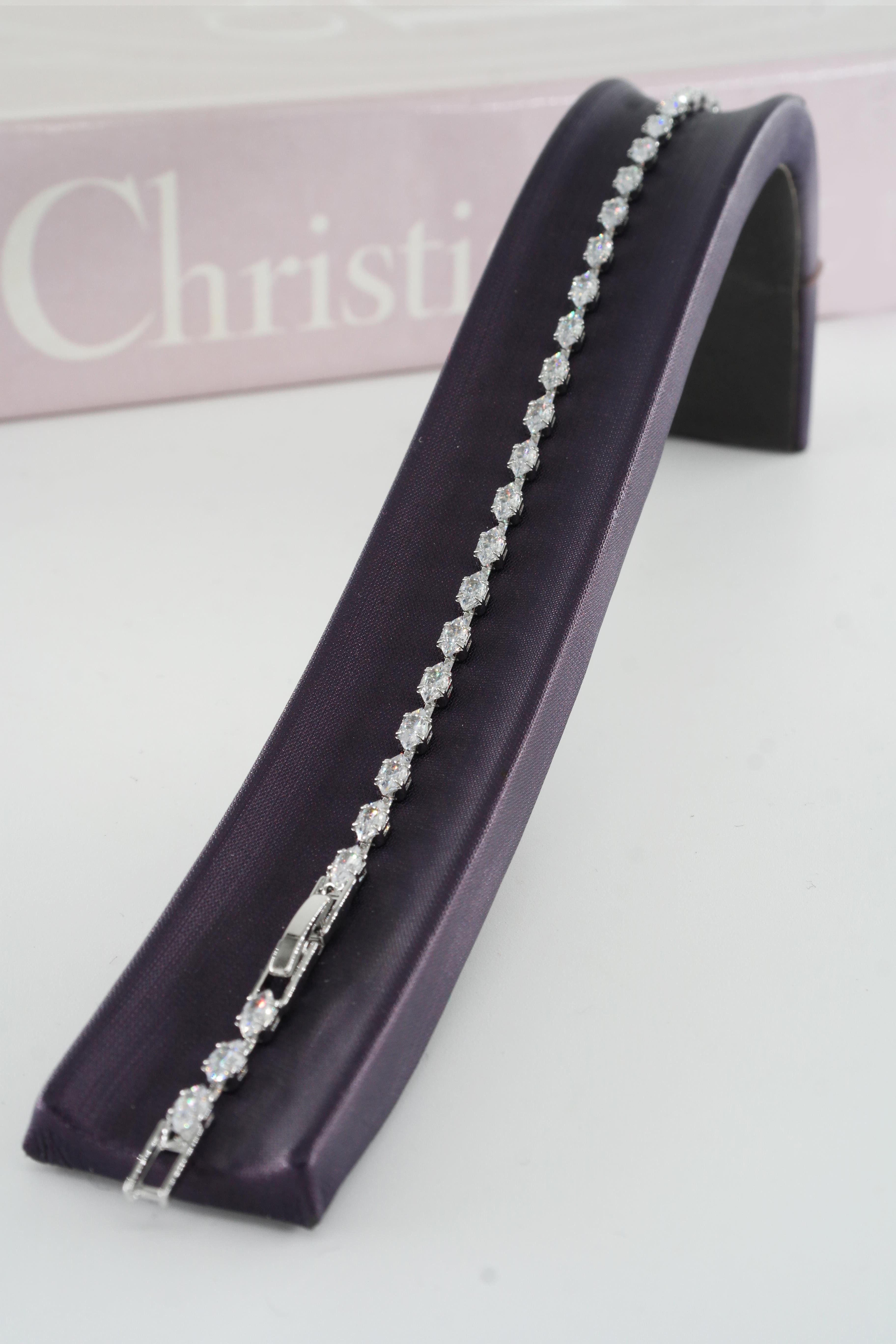 Kadın 316 L Çelik Vip Seri Antialerjik Baget Zirkon Taşlı Su Yolu Bileklik  Ölçüleri 17cm + 3 cm uzatma 6 MM Taş Boyutu