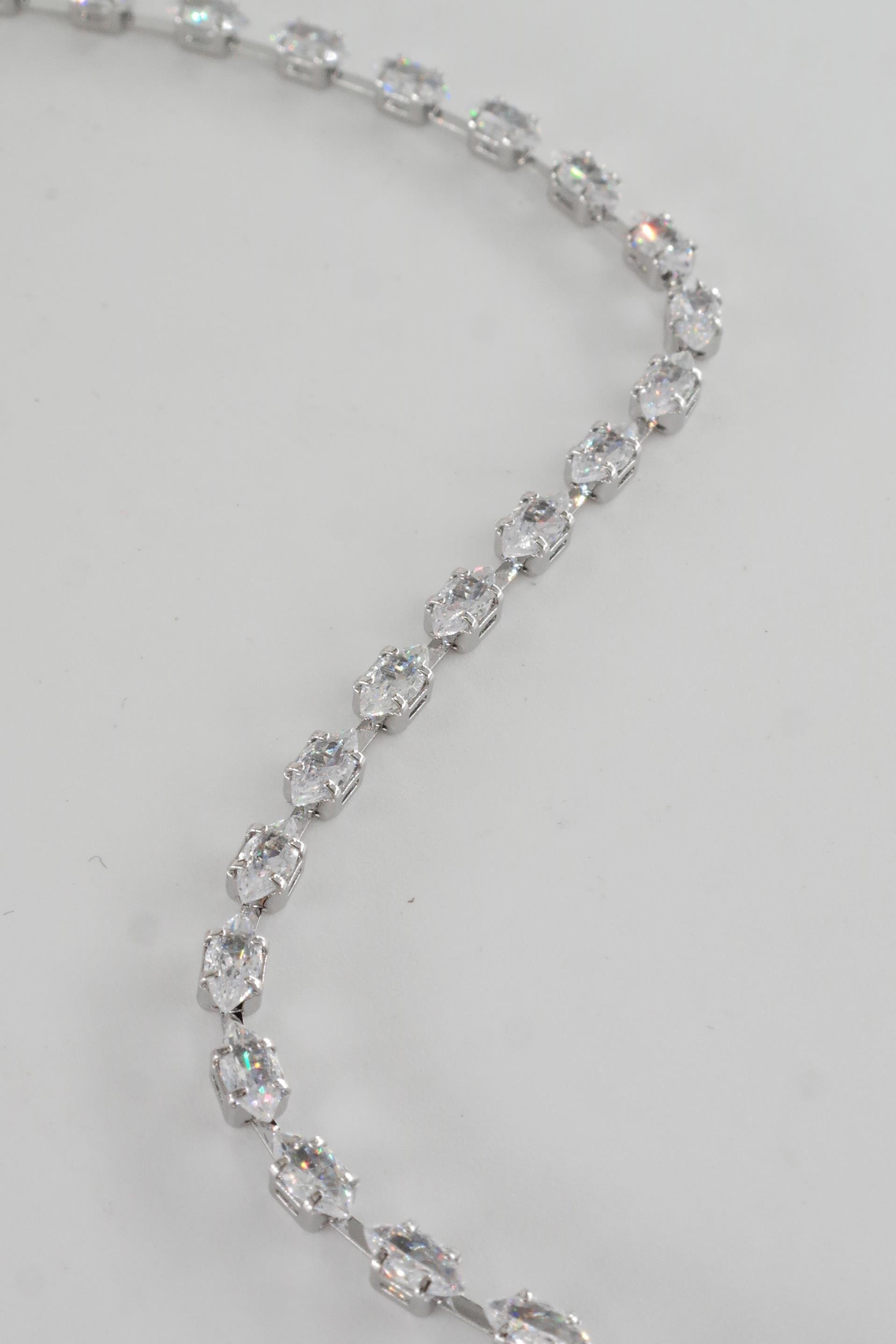 Kadın 316 L Çelik Vip Seri Antialerjik Baget Zirkon Taşlı Su Yolu Bileklik  Ölçüleri 17cm + 3 cm uzatma 6 MM Taş Boyutu