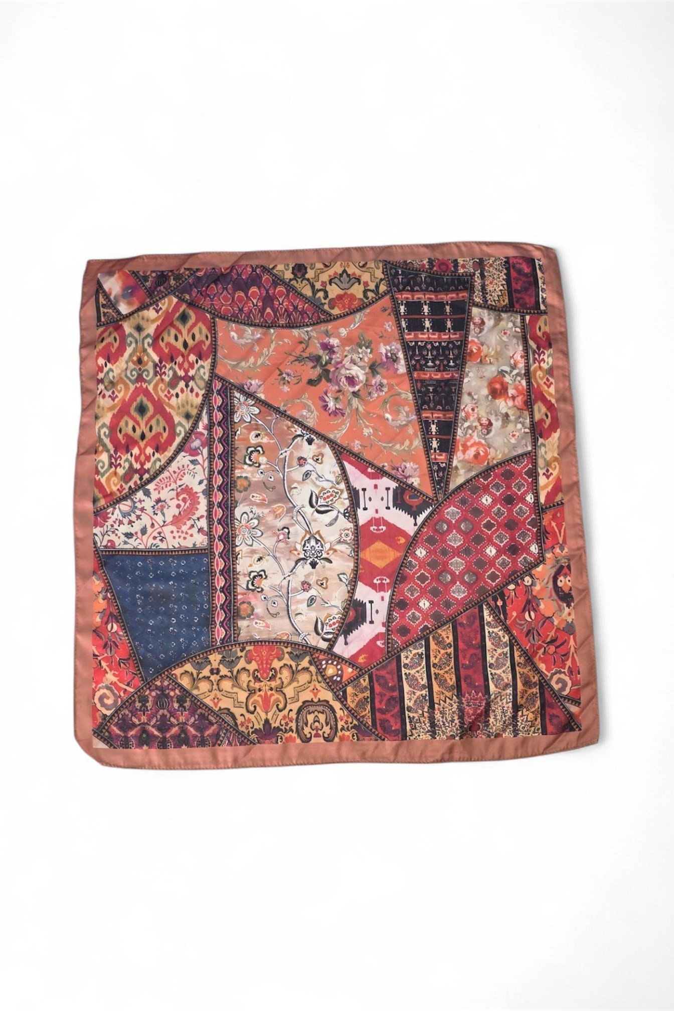 Kadın 50x50 cm Desenli Fular – İpek Saten Görünümlü Şık Boyun & Çanta Aksesuarı