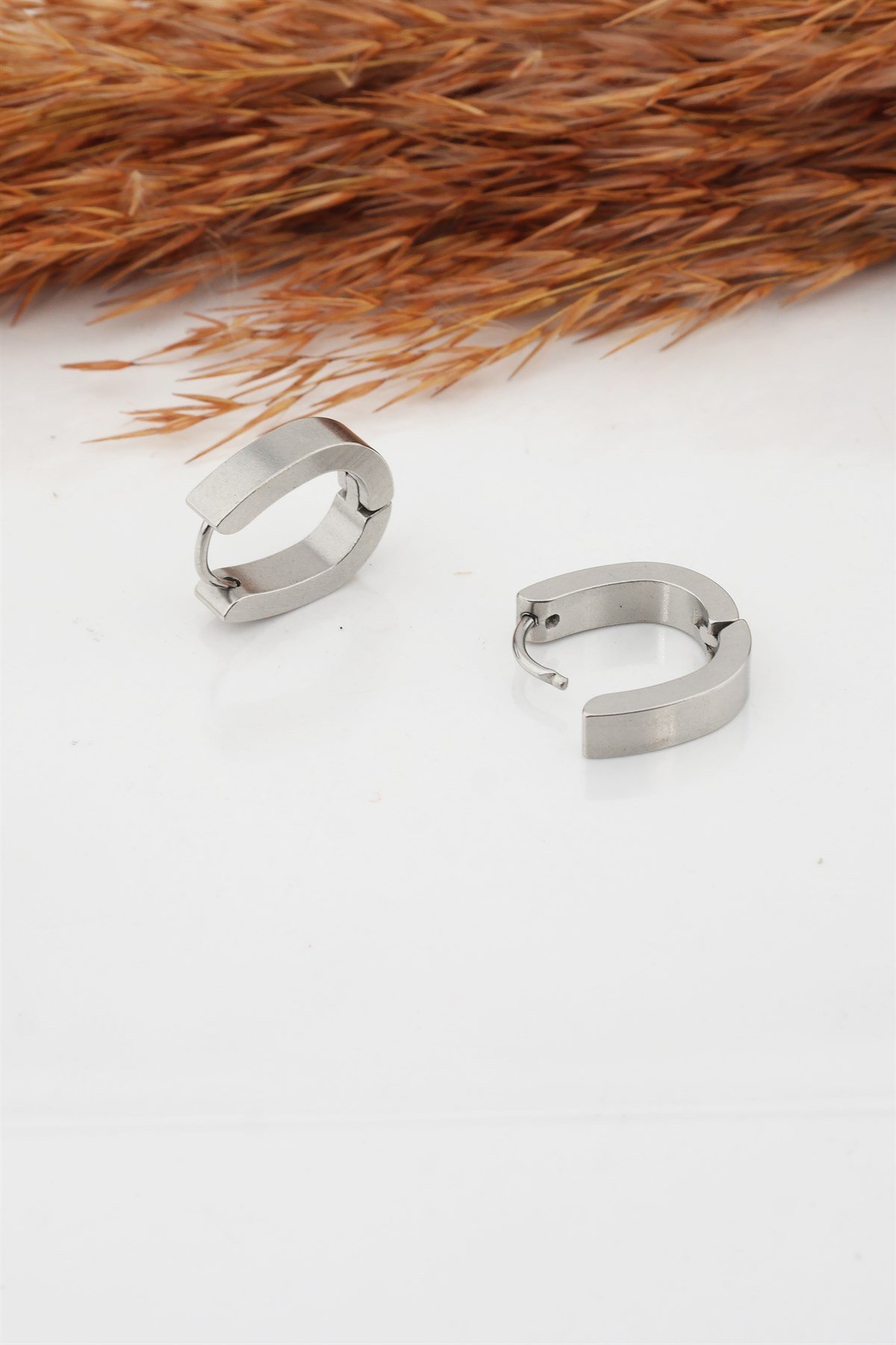 Kadın Çelik Basic Geometrik 1.5  cm Elips Moldel Klipsli Küpe