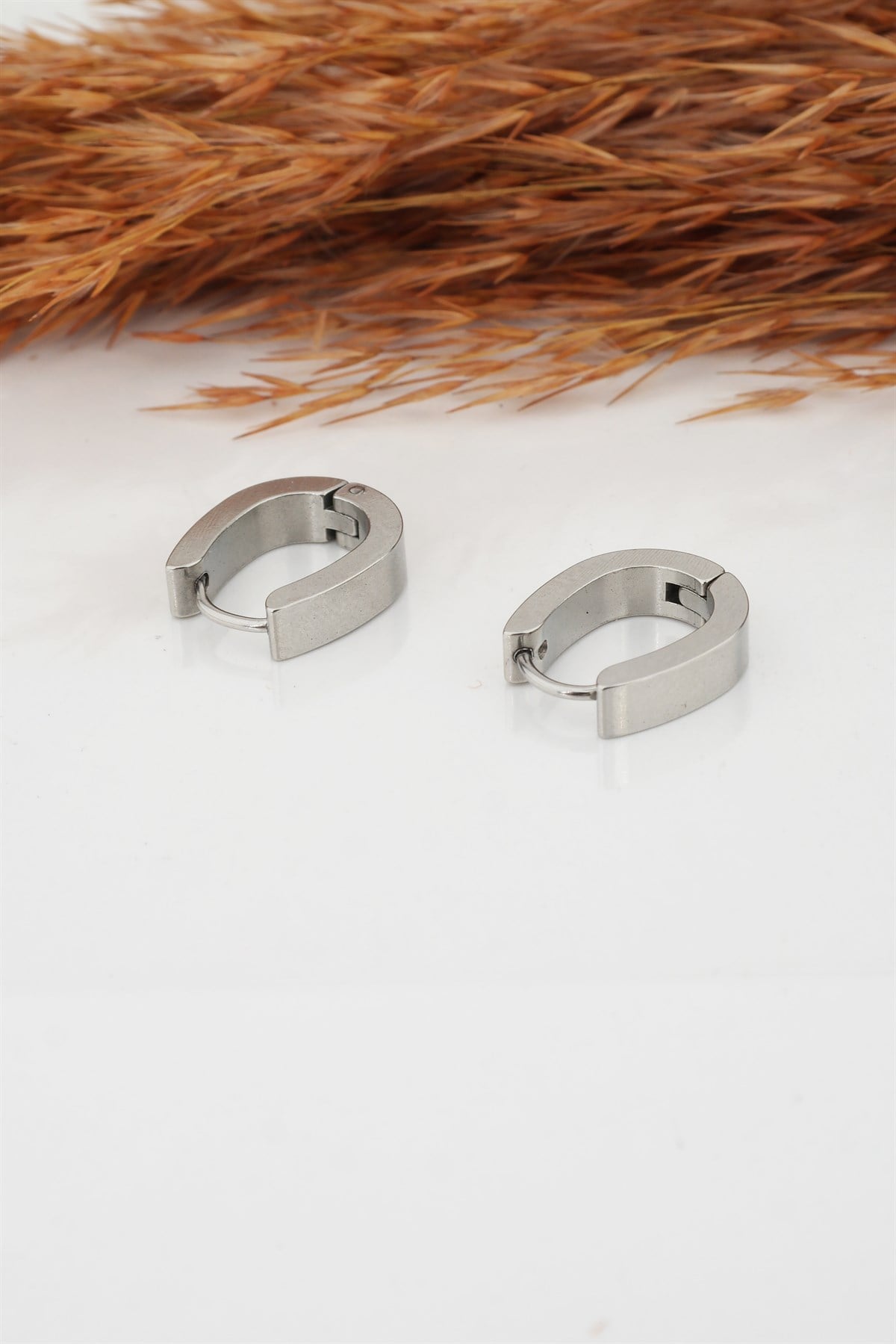 Kadın Çelik Basic Geometrik 1.5  cm Elips Moldel Klipsli Küpe