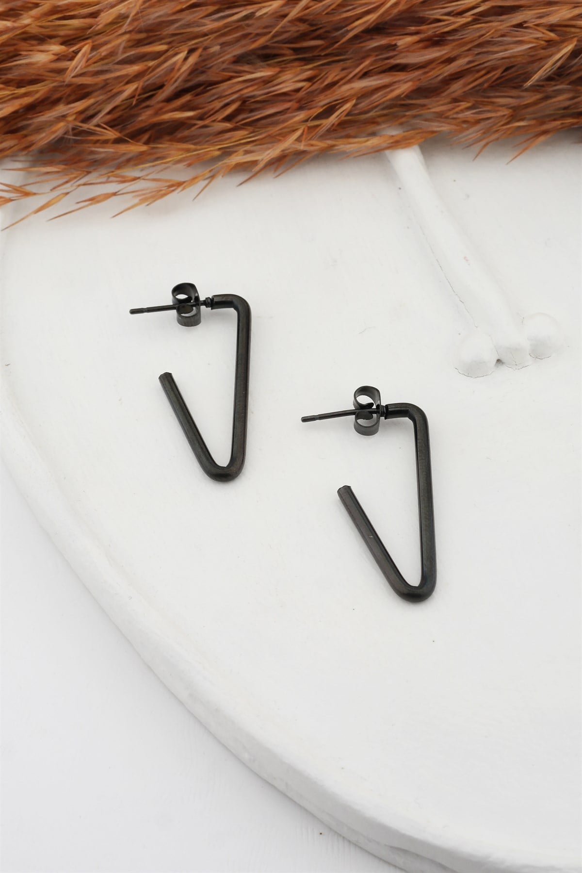 Kadın Çelik Basic Geometrik 3 cm V Model Küpe