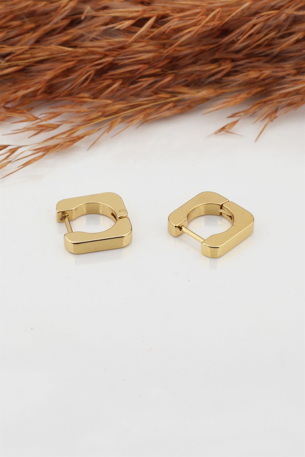 Kadın Çelik Basic Geometrik Kare Moldel Klipsli Küpe