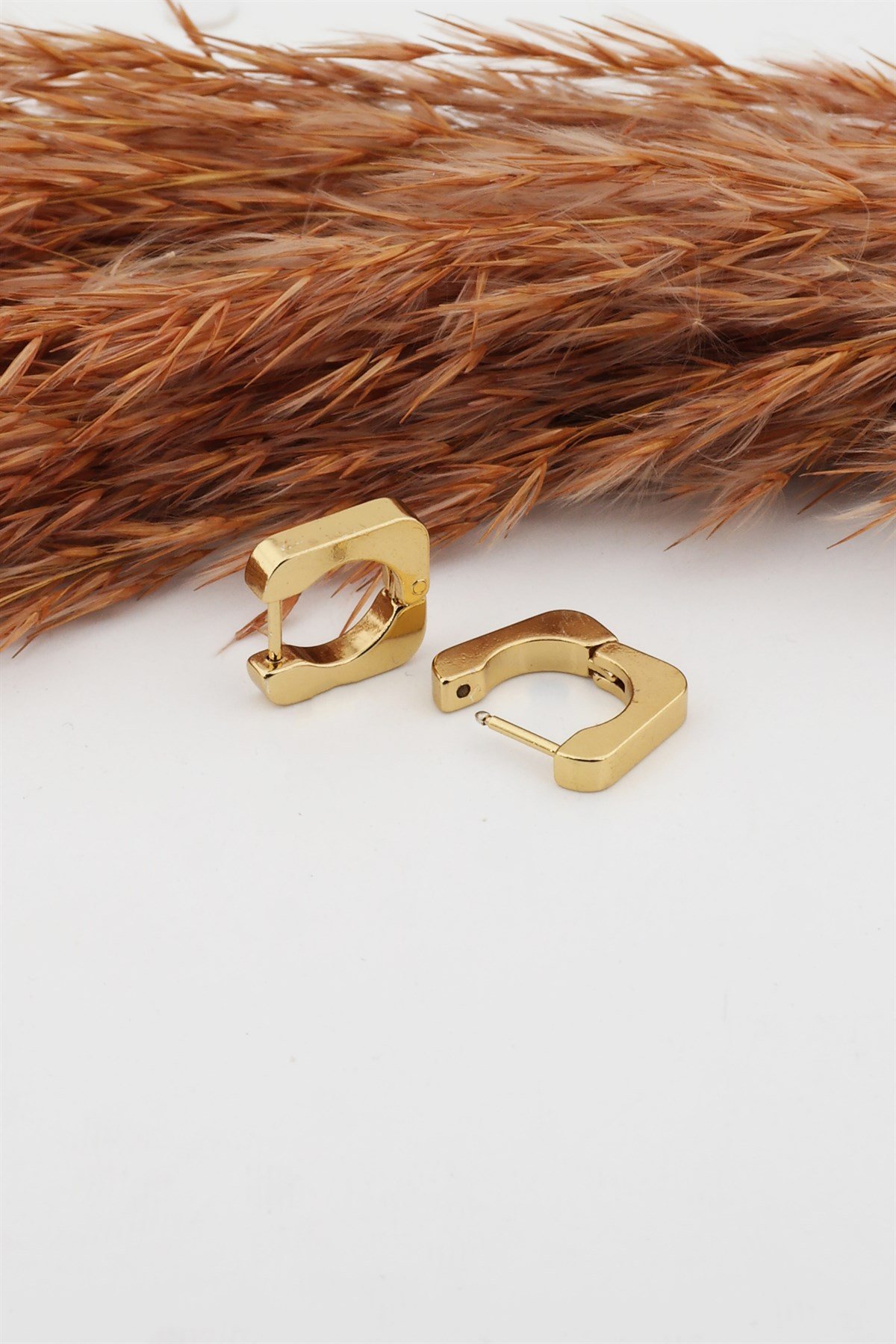 Kadın Çelik Basic Geometrik Kare Moldel Klipsli Küpe