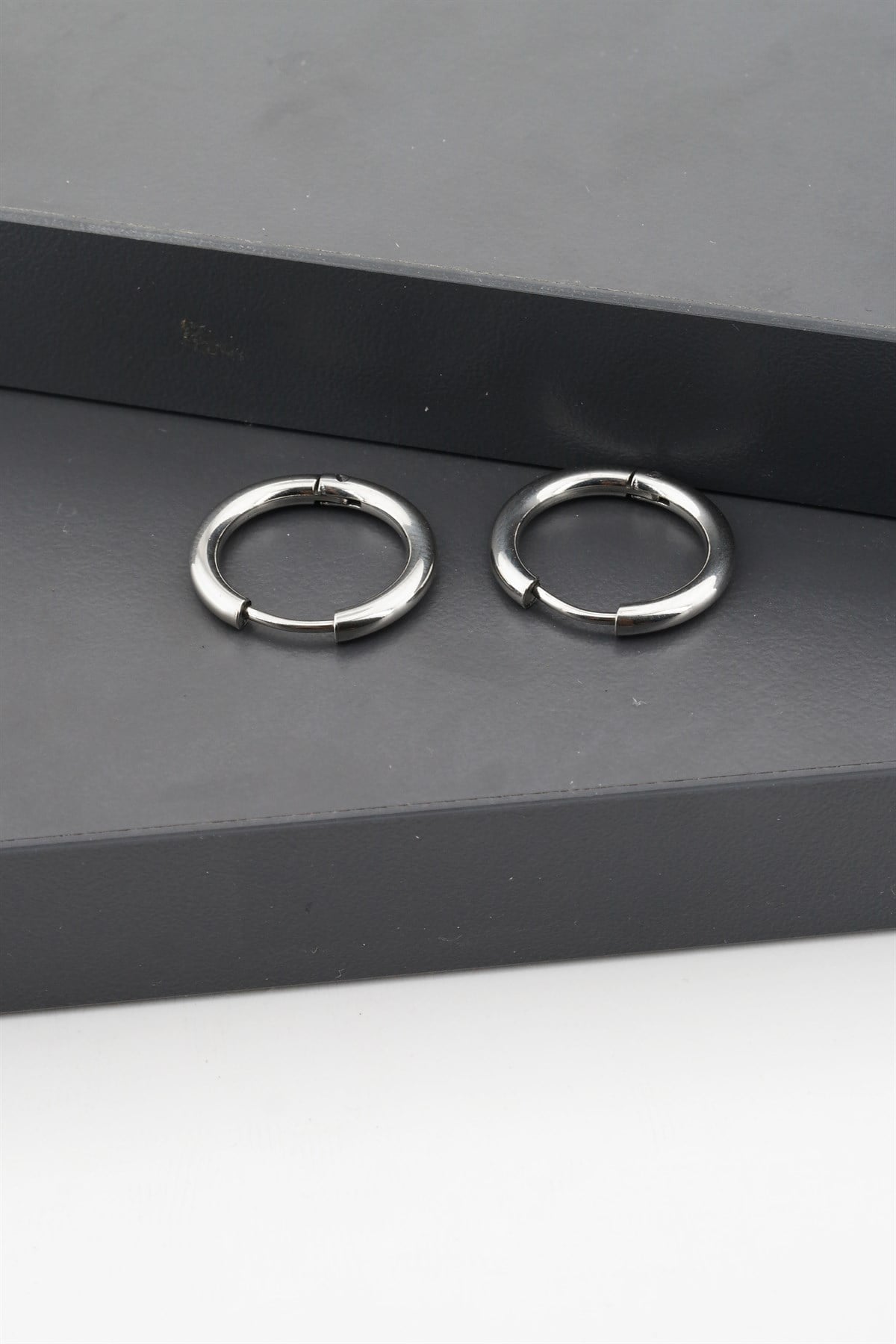 Kadın Çelik Basic Klipsli  1.5 cm Halka Küpe