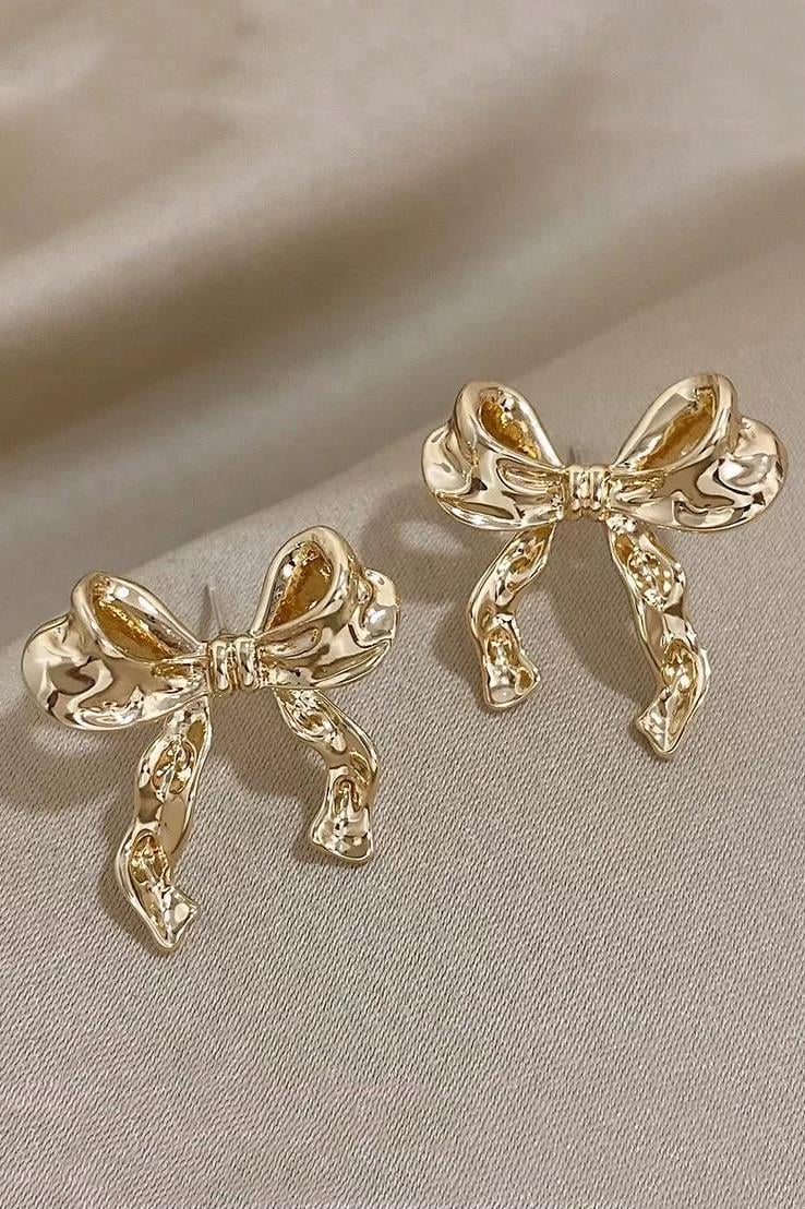 Kadın Özel Tasarım Fiyonk Figürlü 2.5 cm Küpe 002