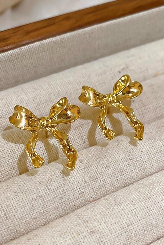 Kadın Özel Tasarım Fiyonk Figürlü 2.5 cm Küpe 002