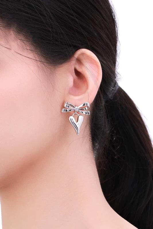 Kadın Özel Tasarım Kalp ve Kurdele Model Küpe ZYN9