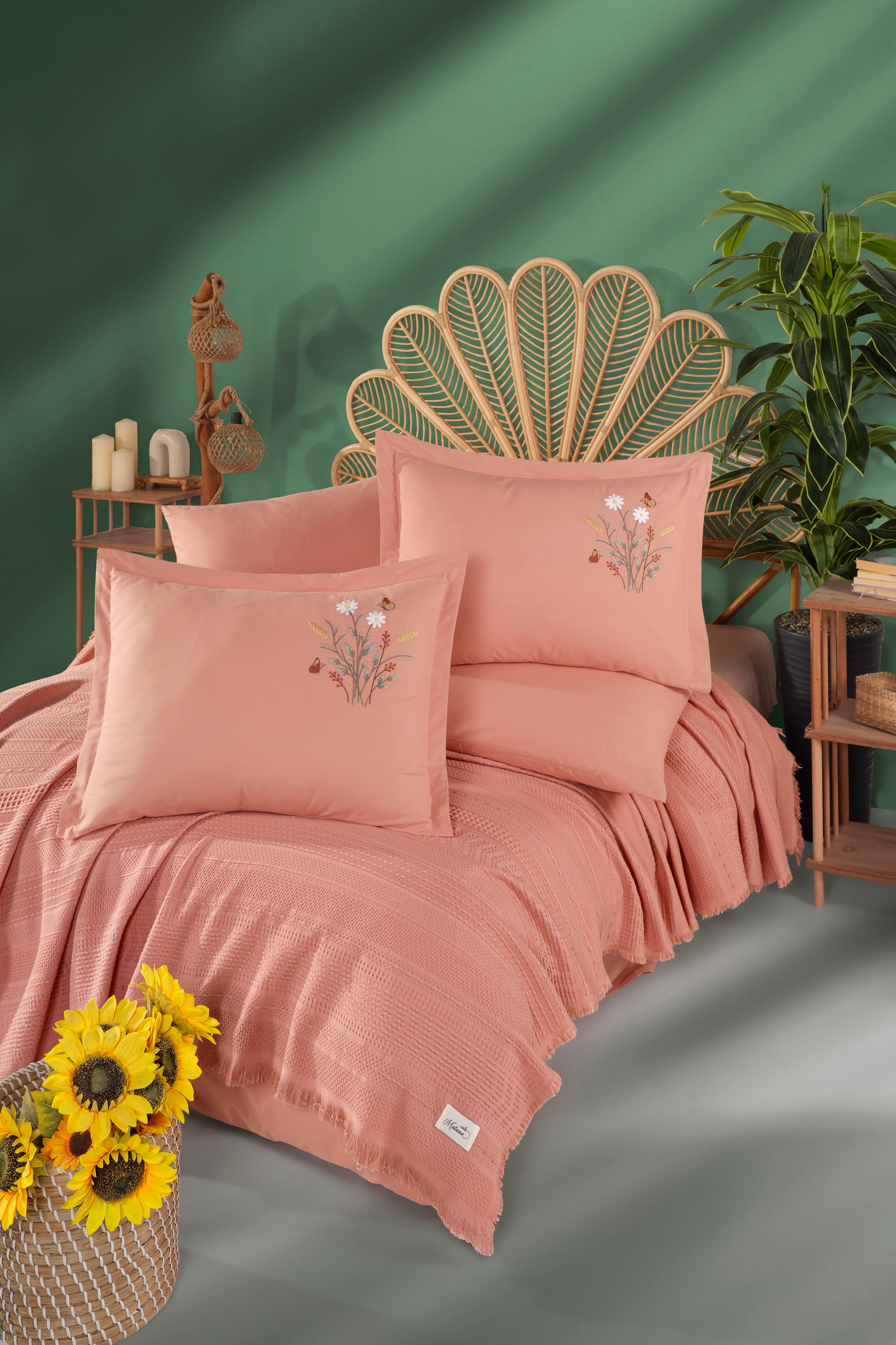 Clasy Butik Çift Kişilik Nakış Detaylı Pike Takımı Matiana V1 Somon 