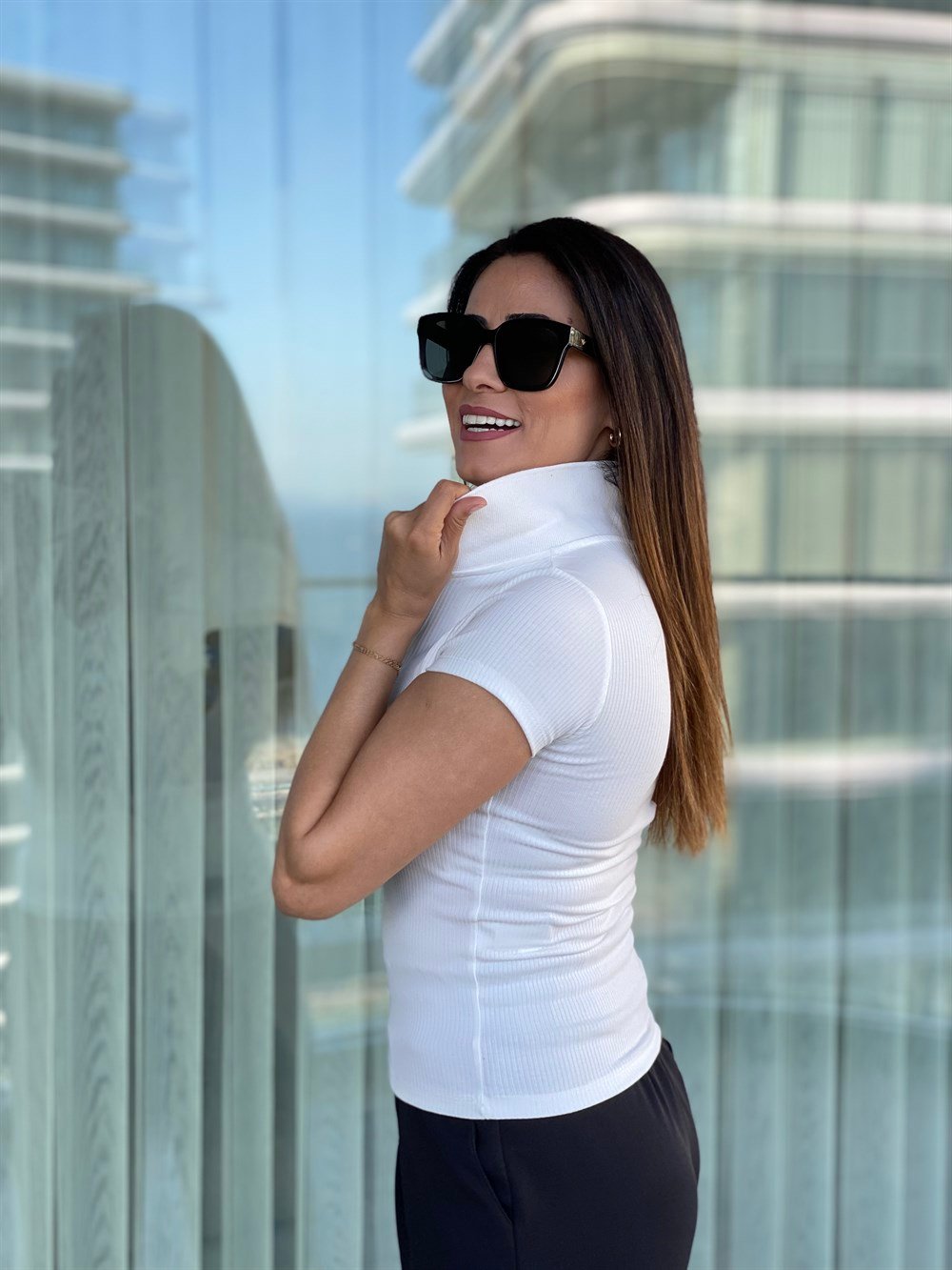  Beyaz Polo Yaka Kısa Kol Fitilli Body 