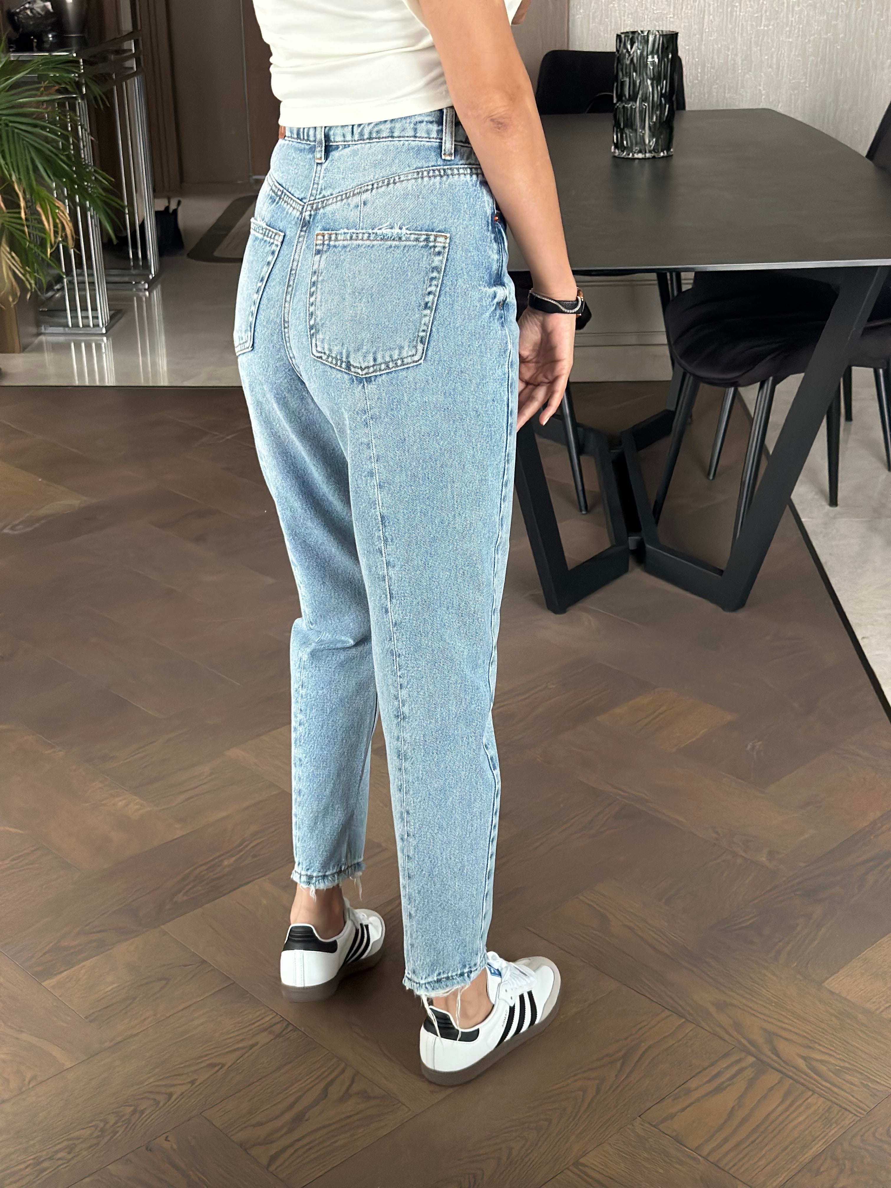 Açık Mavi Karol Arkası Dikiş Detay Balon Kadın Mom Jean Pantolon