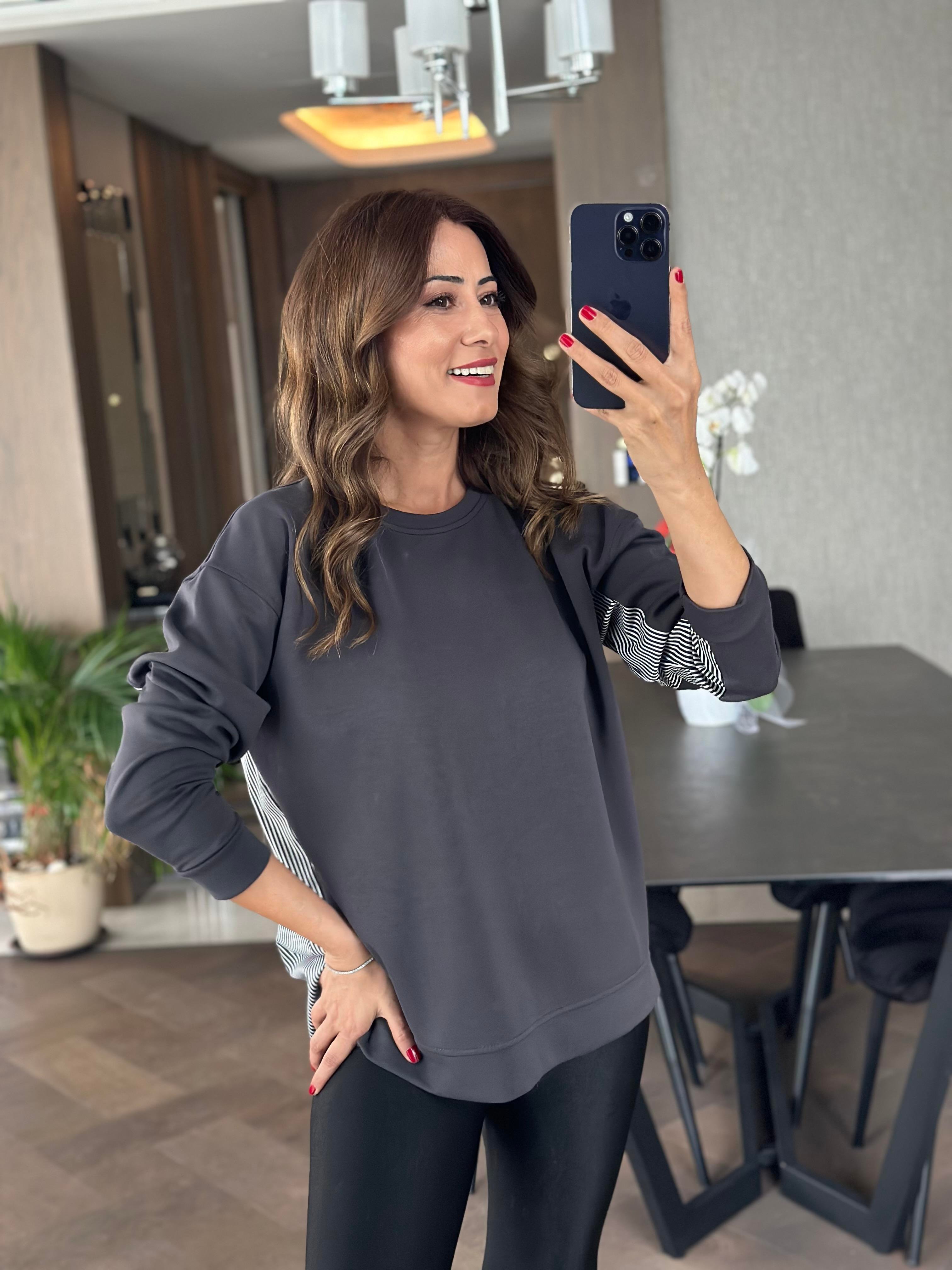Antrasit Arkası Çizgili Bisiklet Yaka Kadın Sweatshirt