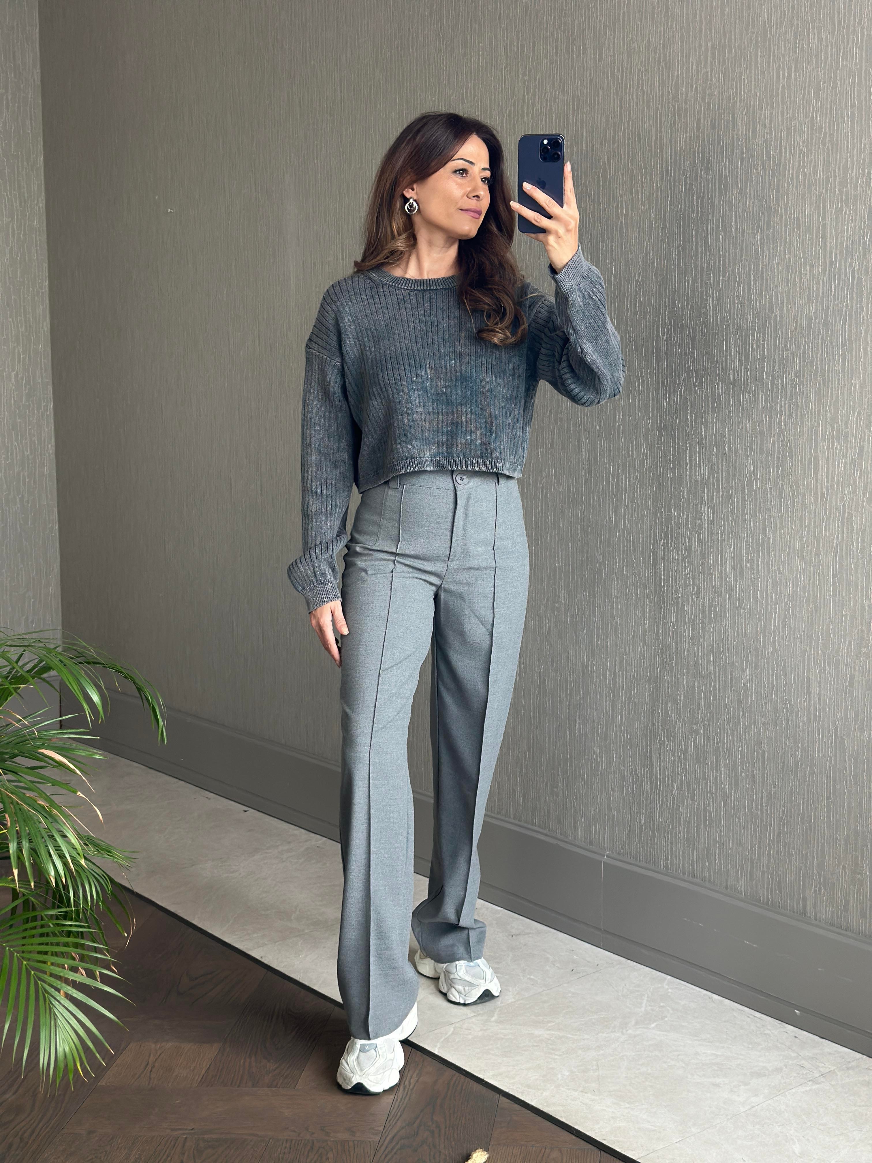 Antrasit Yıkama Efektli Bisiklet Yaka Kadın Triko Kazak