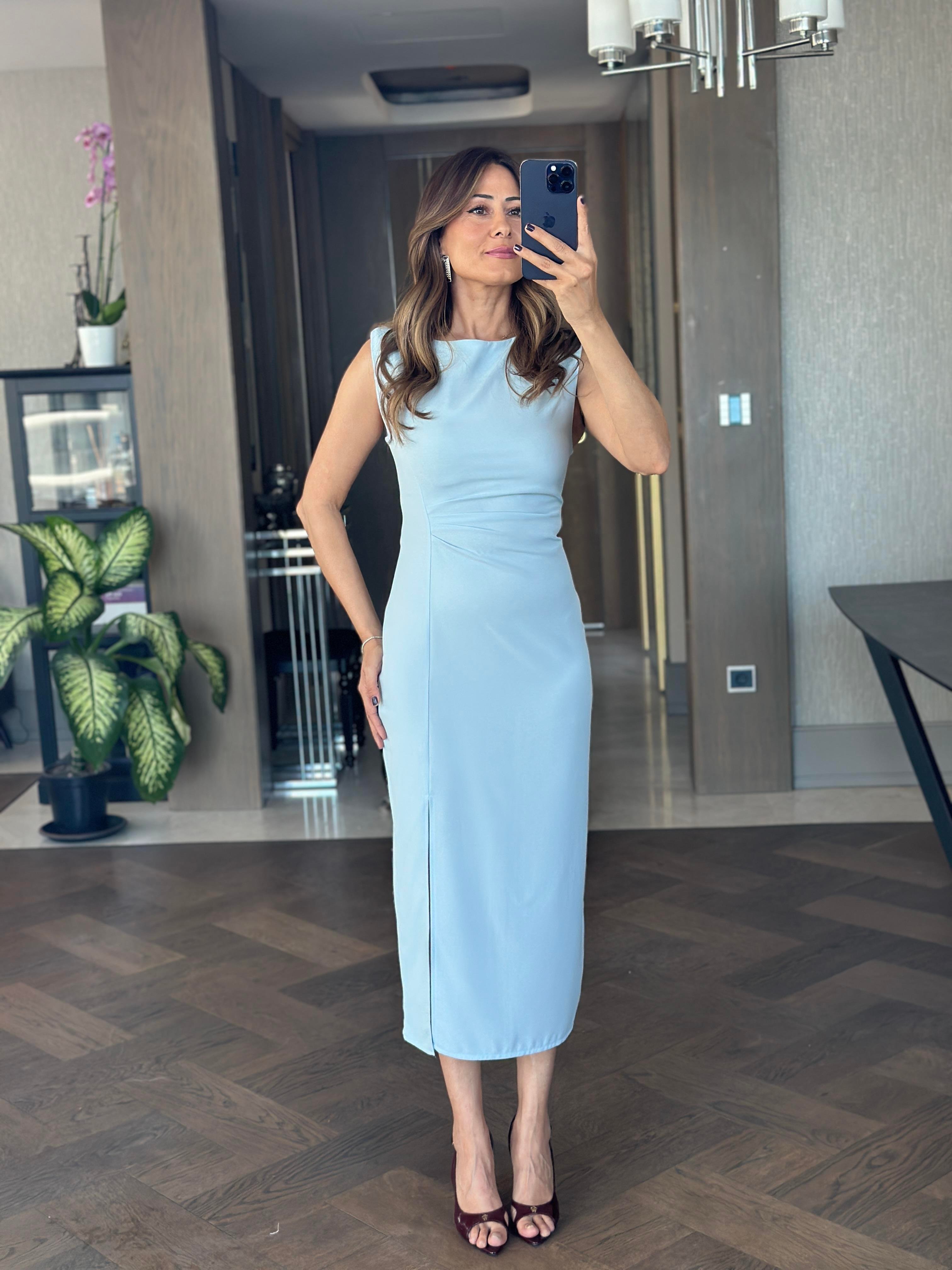 Bebe Mavi Beli Ve Omzu Drapeli Sıfır Kol Kadın Midi Boy Elbise