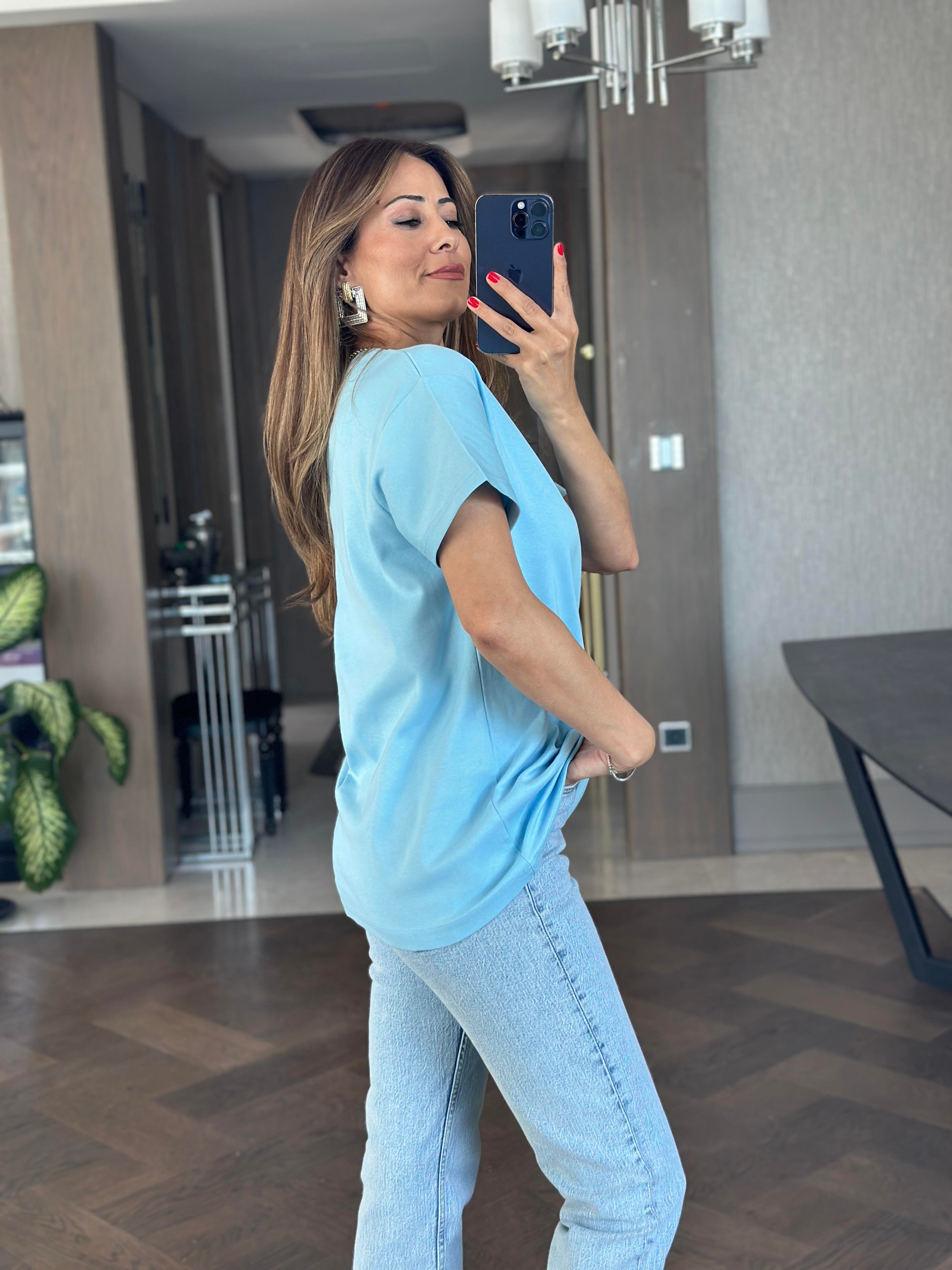 Bebe Mavi Önü Kabartma Yazı Nakışlı Bisiklet Yaka Kısa Kol Kadın T-Shirt