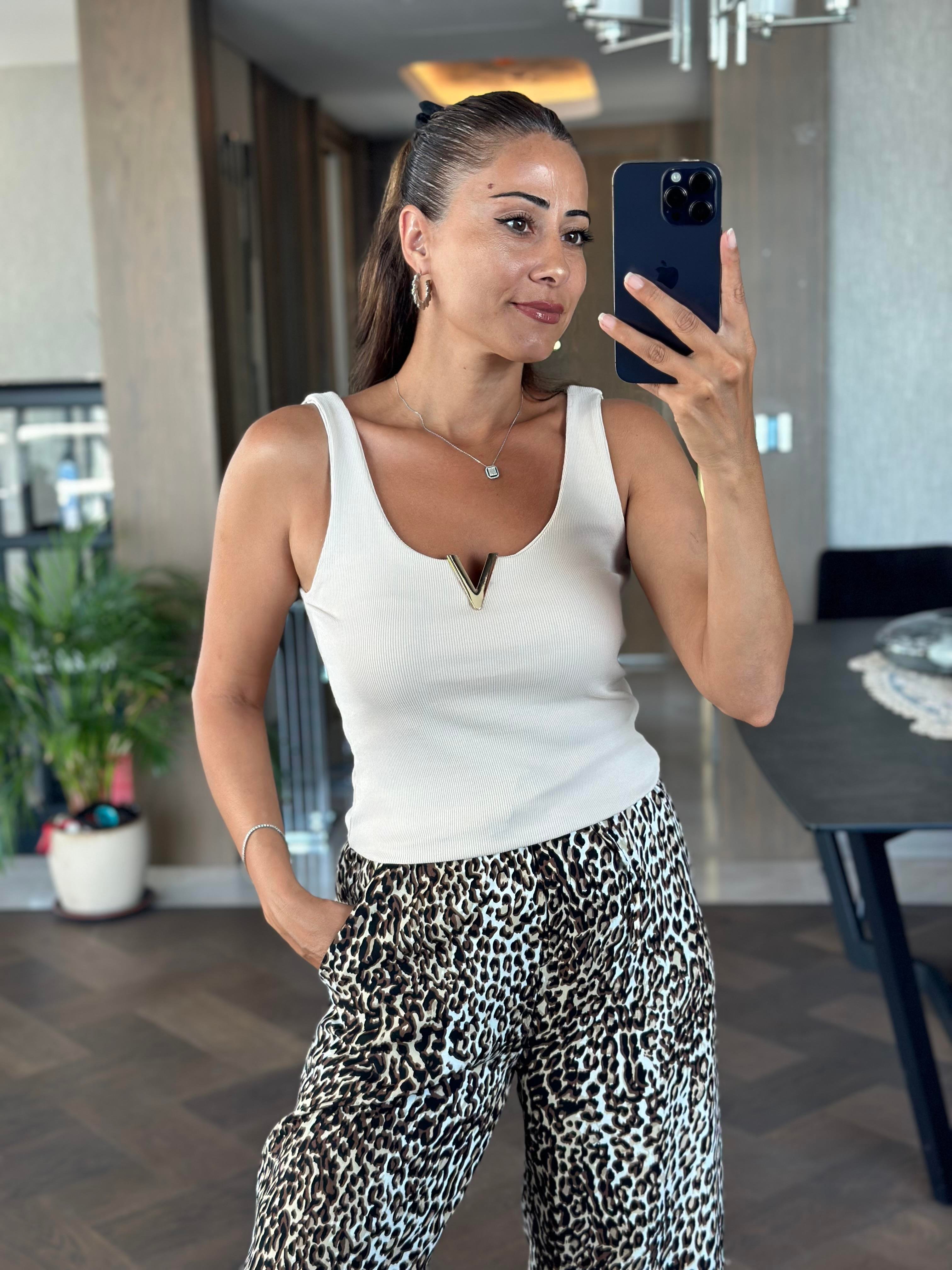 Bej Askılı Yakası Gold V Demirli Kaşkorse Kadın Body