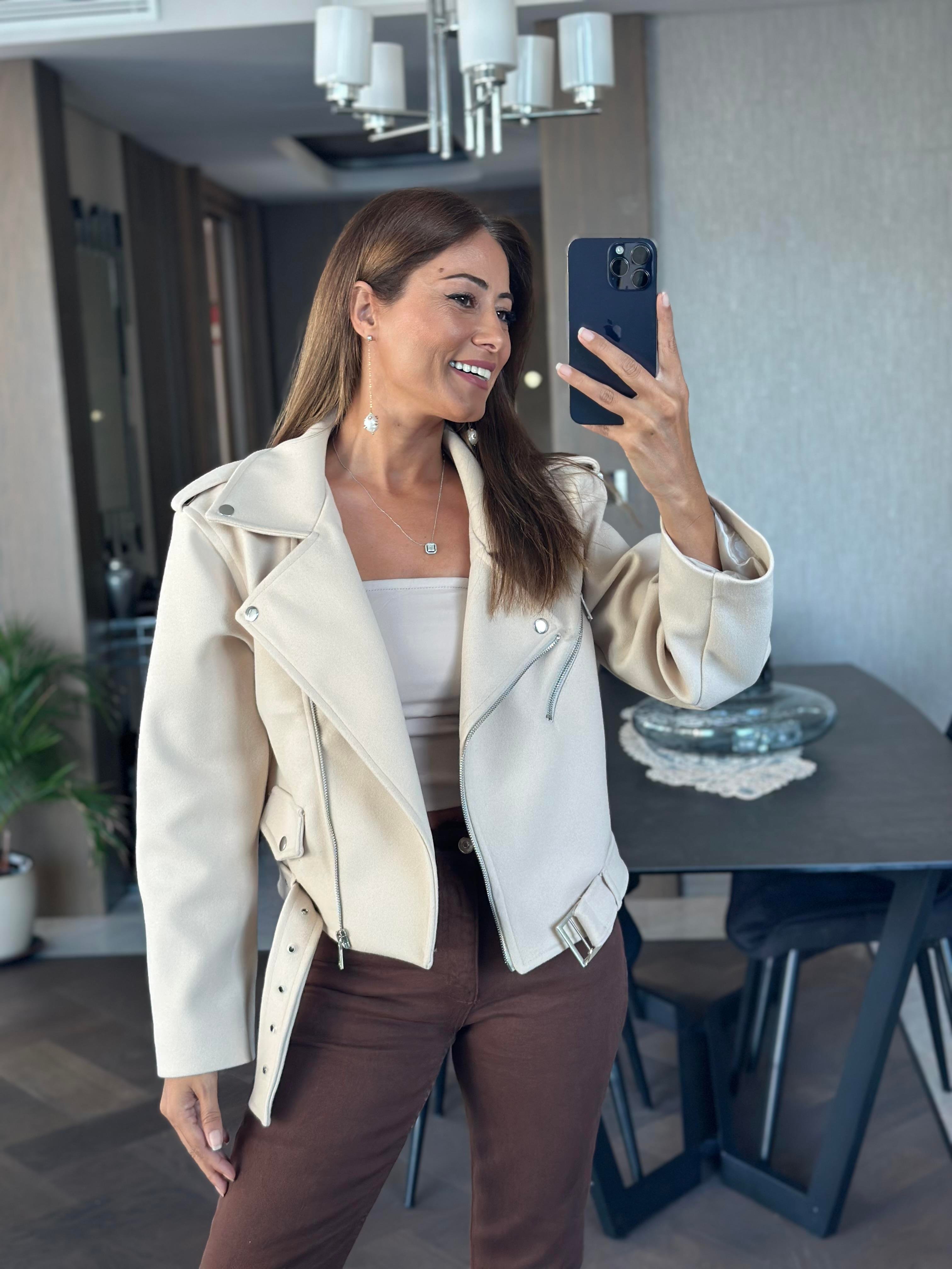 Bej Fermuarlı Motorcu Kısa Kadın Kaşe Ceket