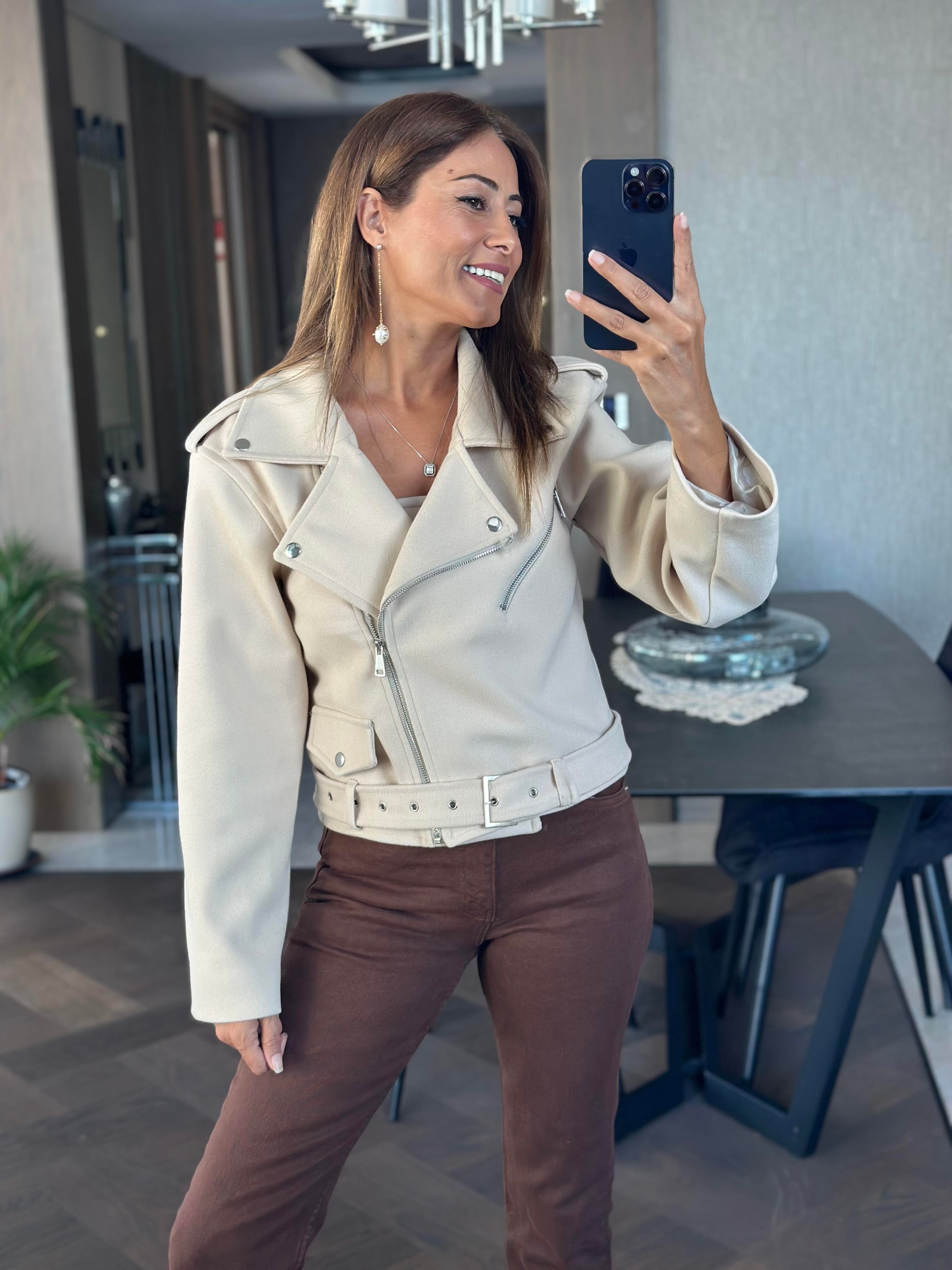 Bej Fermuarlı Motorcu Kısa Kadın Kaşe Ceket