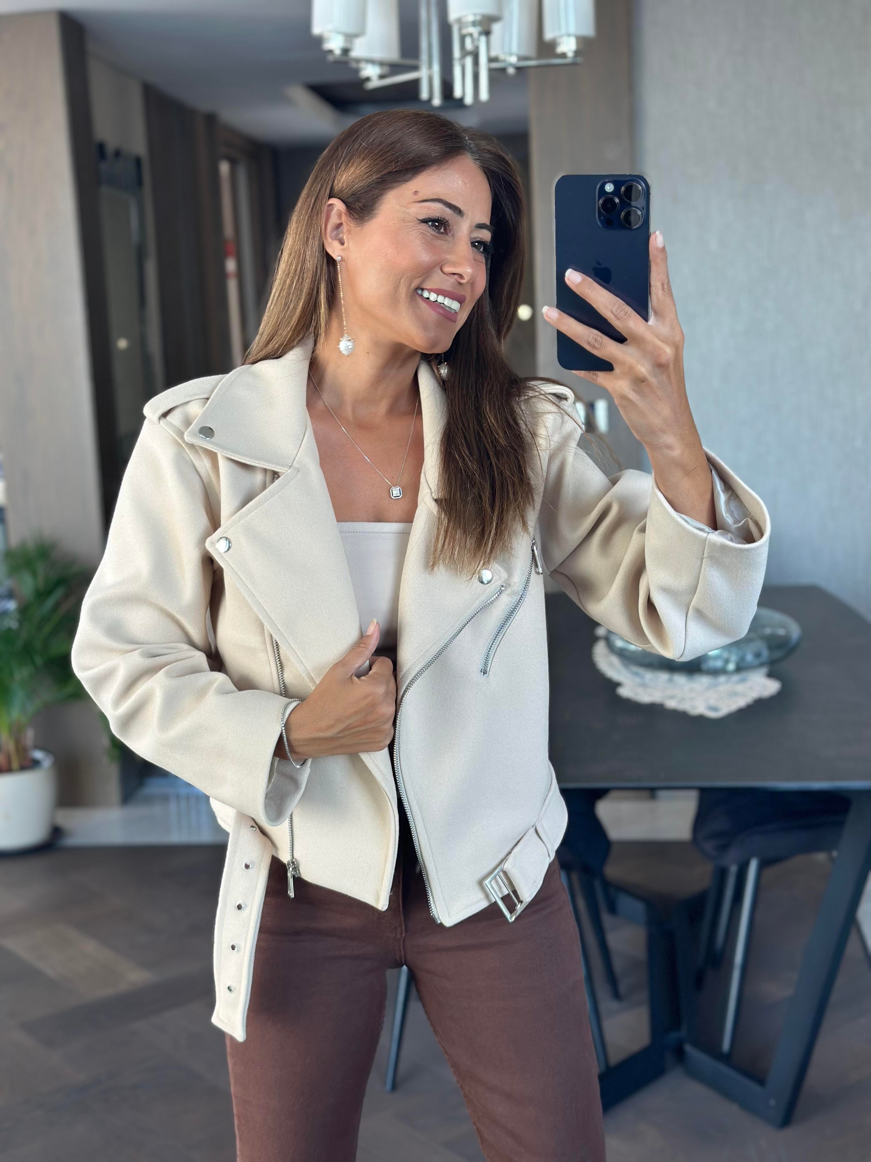 Bej Fermuarlı Motorcu Kısa Kadın Kaşe Ceket