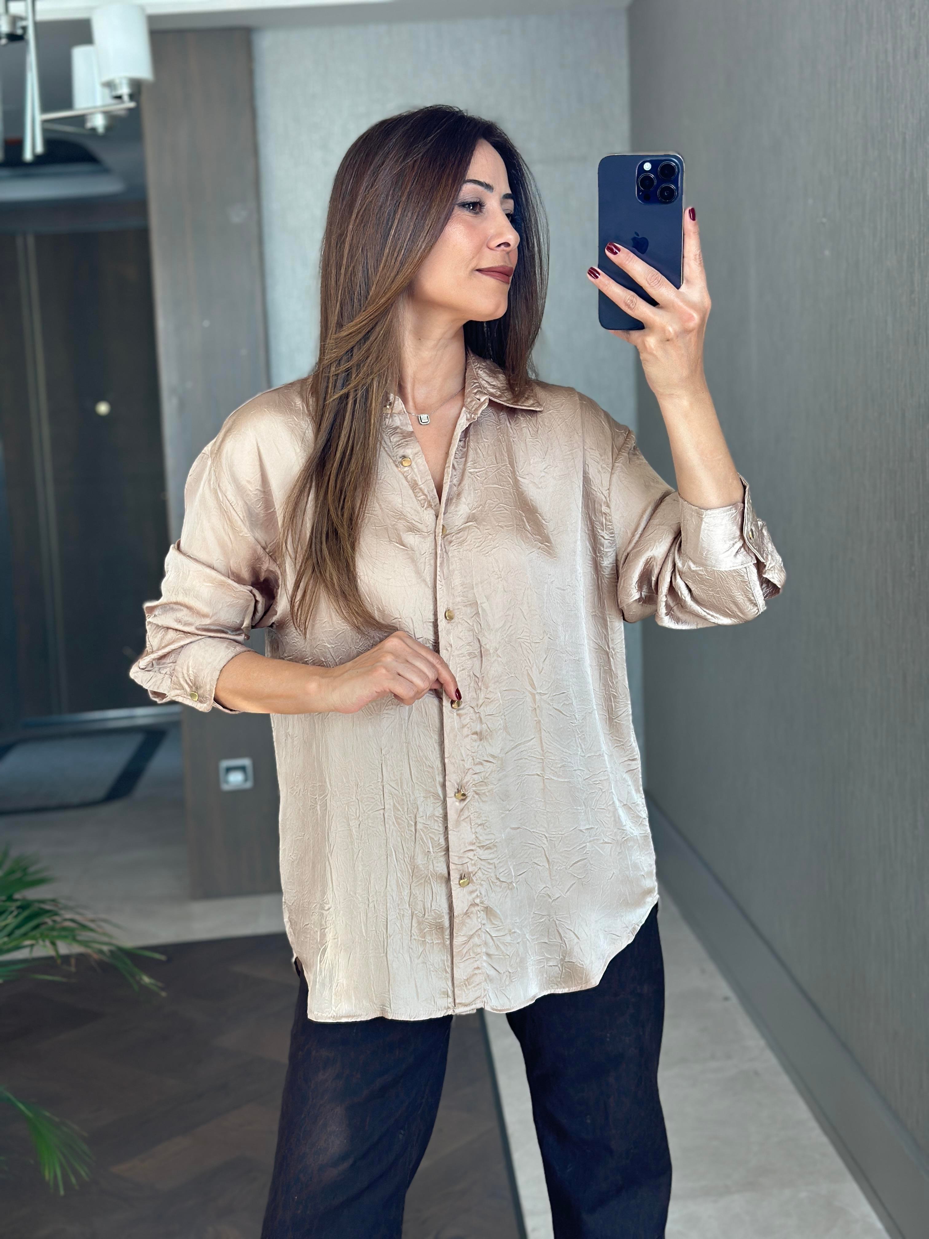 Bej Kırışık Saten Uzun Kol Kadın Gömlek