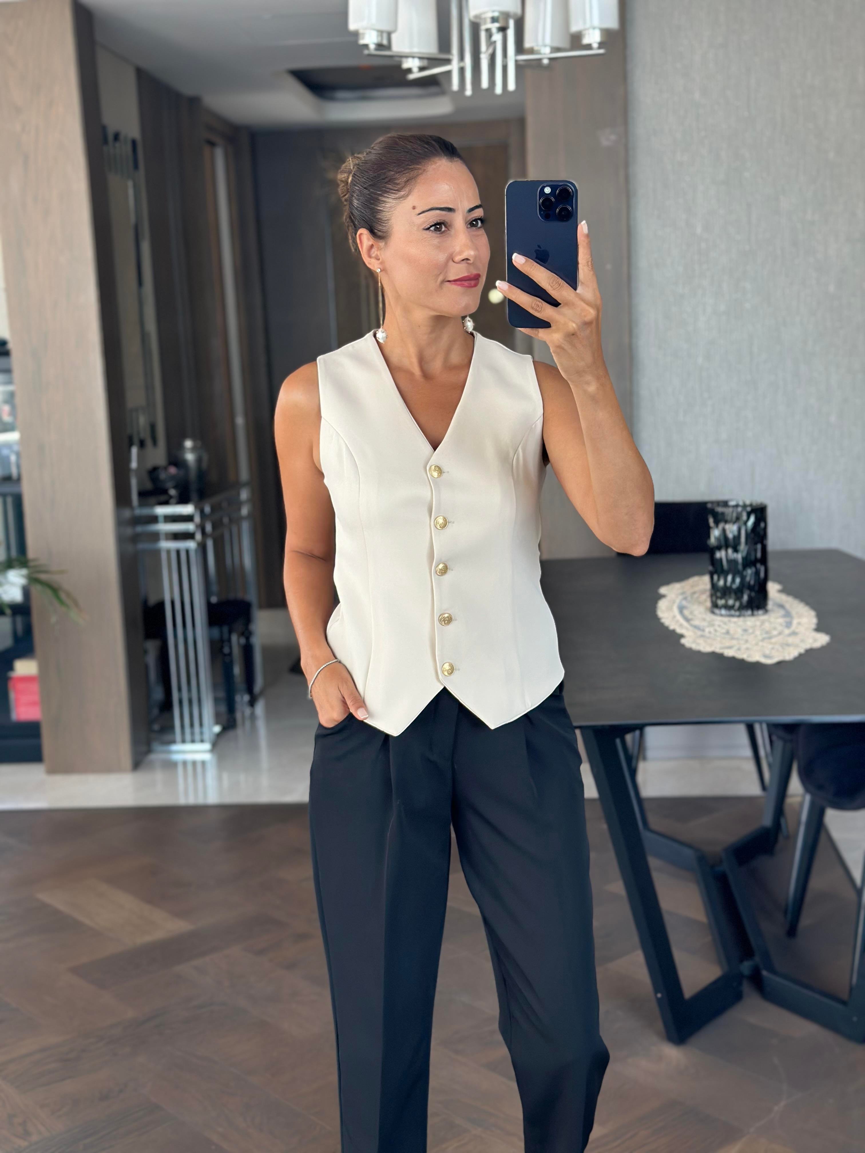 Bej Orjinal Marka Beş Gold Düğmeli Astarlı Kadın Yelek