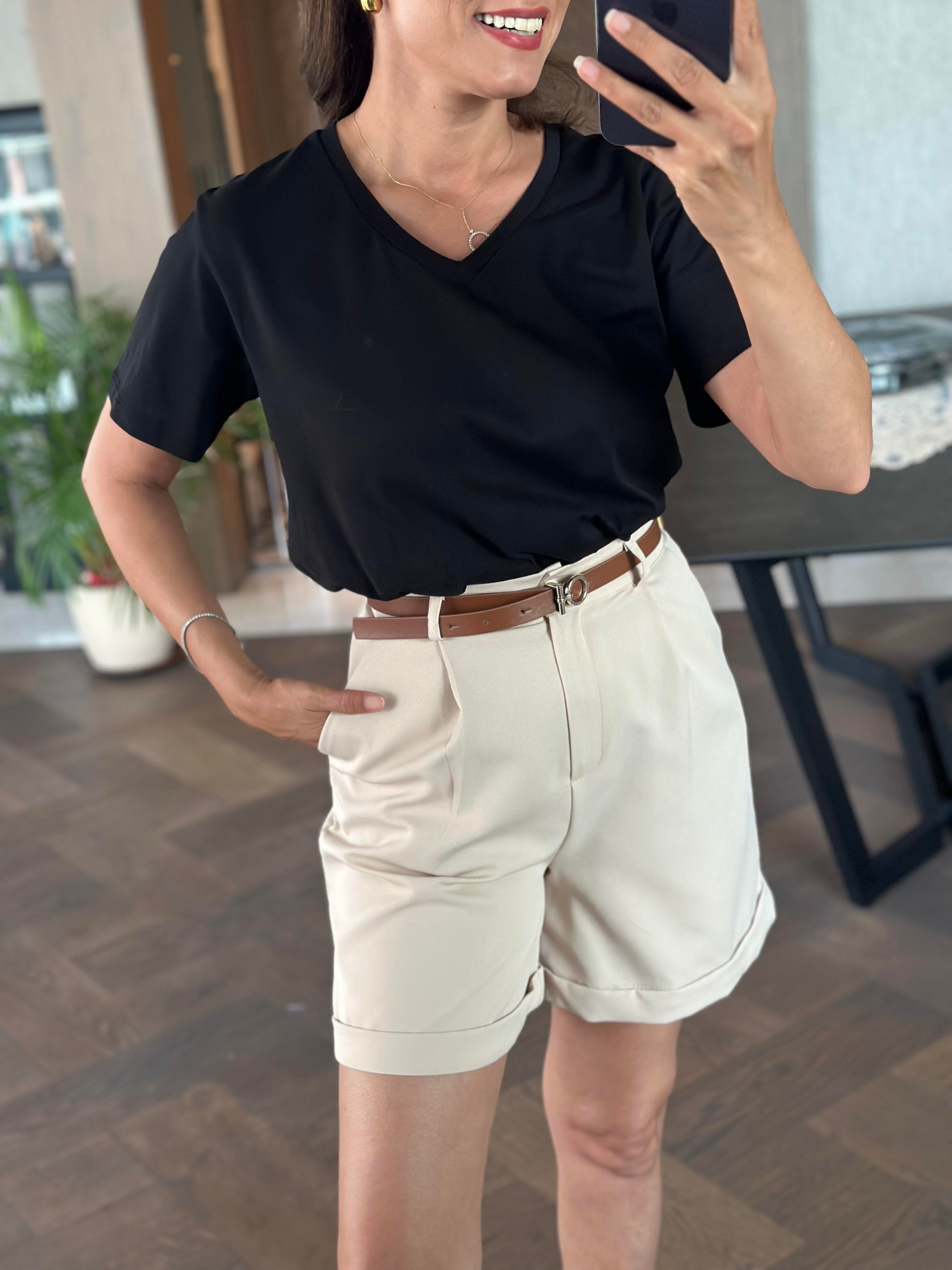 Bej Orjinal Marka Kemerli Cepli Atlas Kumaş Kadın Şort