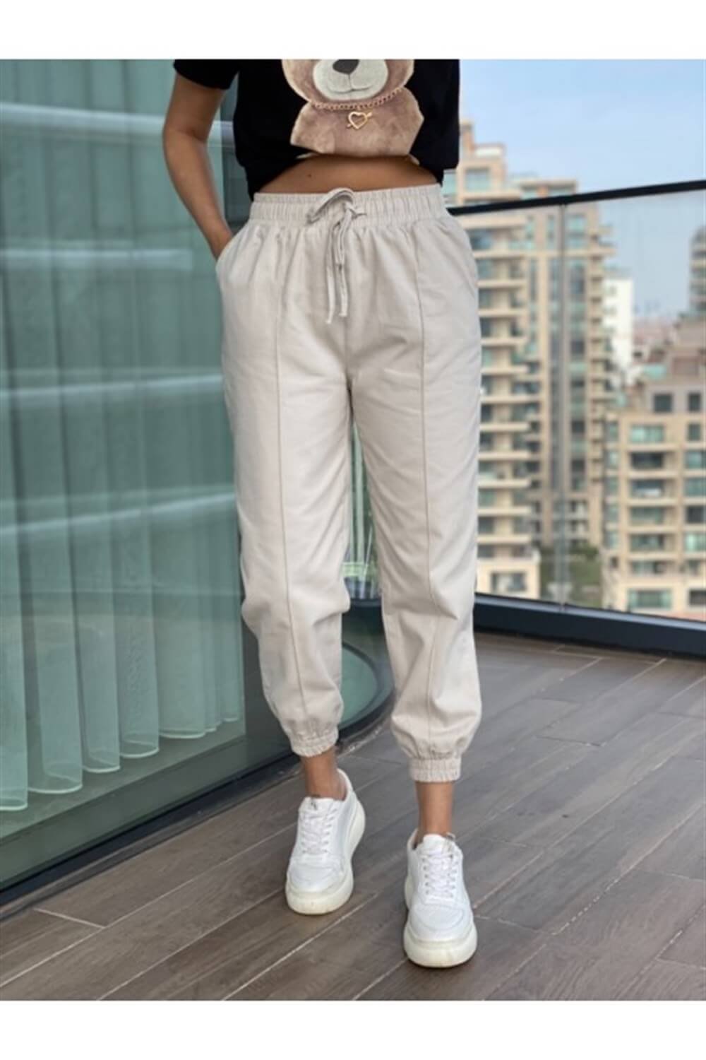 Bej  Paçası Ve Beli Lastikli Gabardin Pantolon 