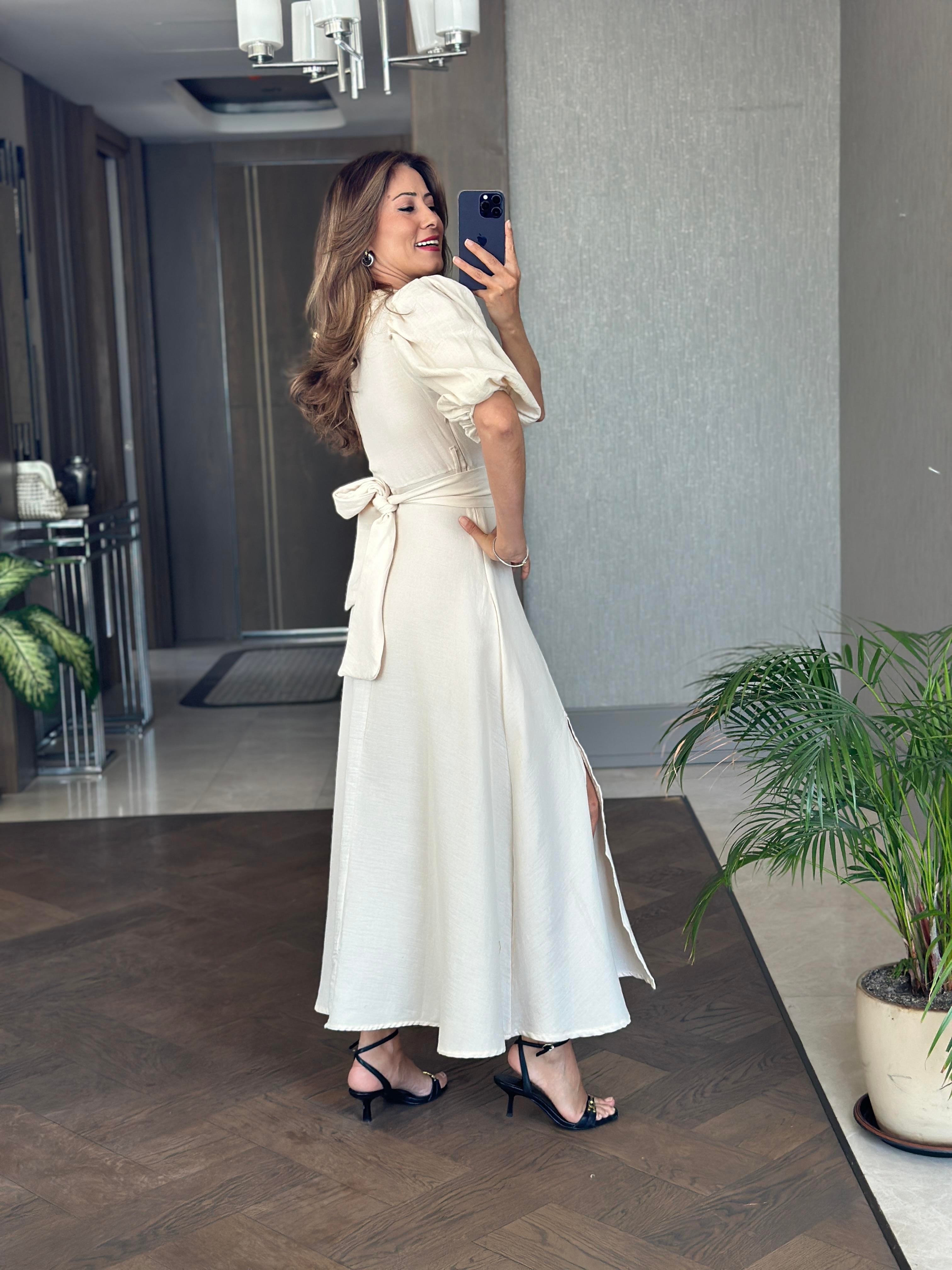 Bej Tek Yırtmaçlı Vatkalı Müslin Kumaş Kadın Maksi Boy Elbise 