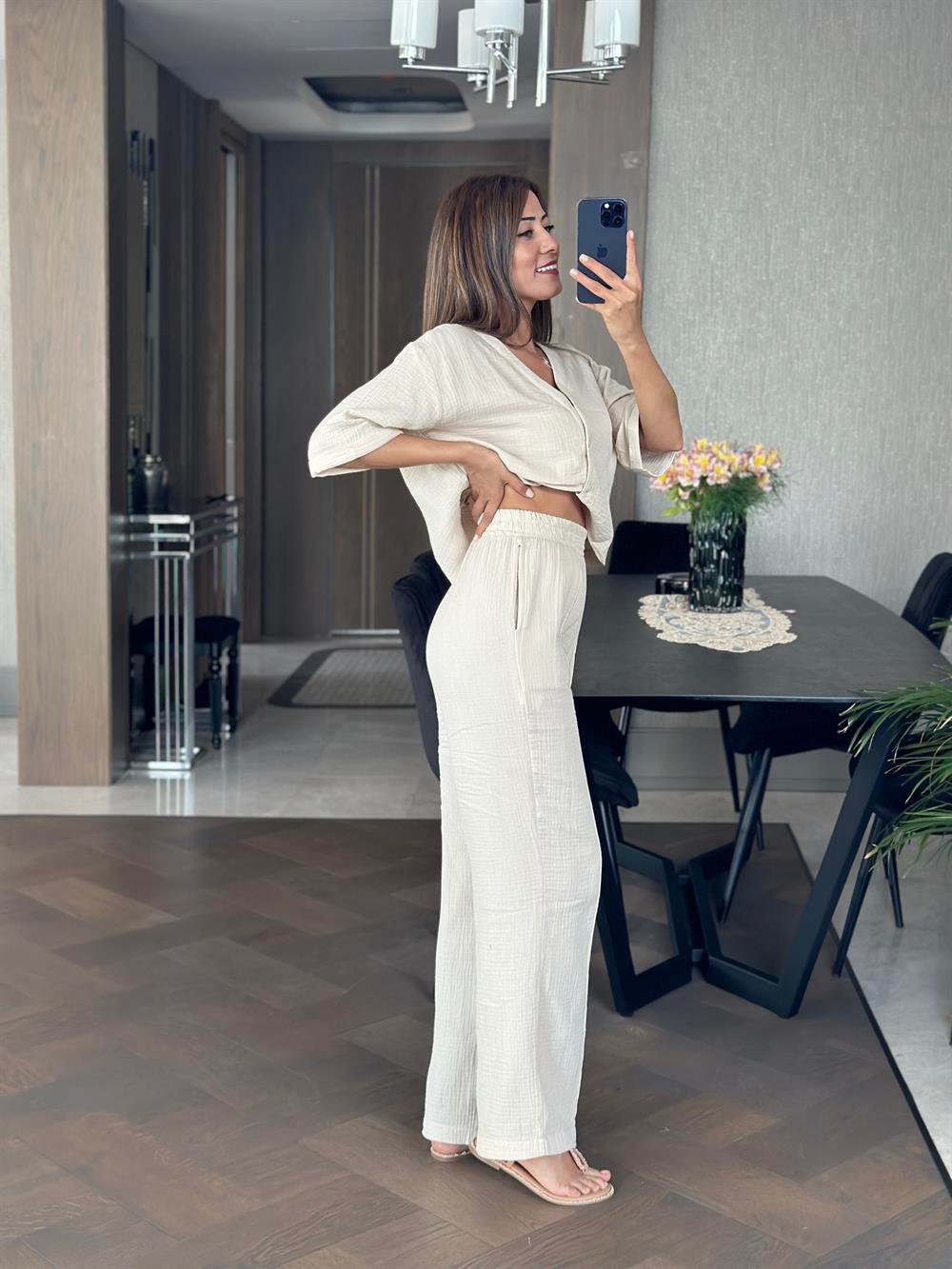 Bej V Yaka Düğmeli Crop Gömlek Pantolon Kadın İkili Takım