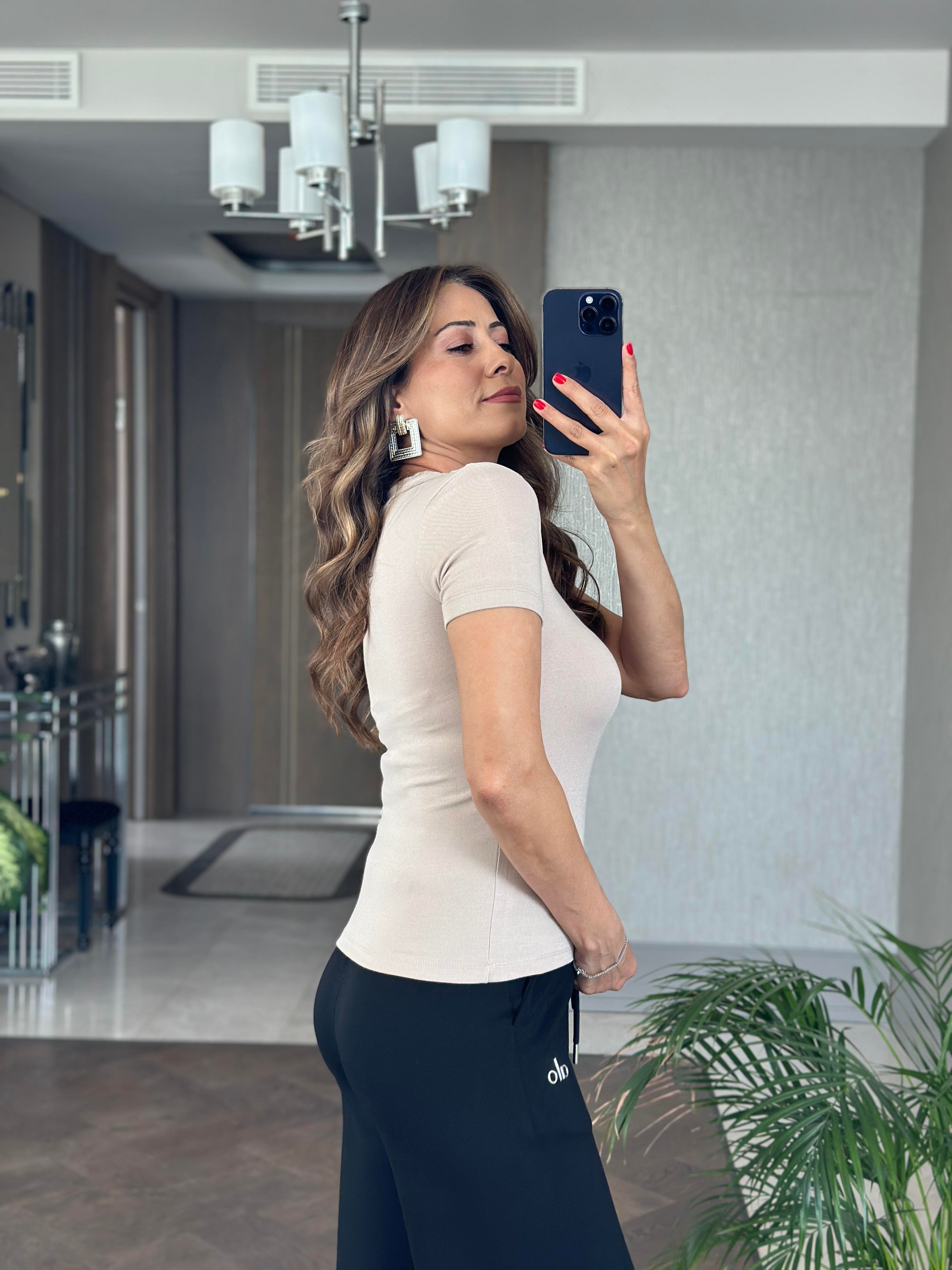 Bej Yumoş Bisiklet Yaka Kısa Kol Kadın Body