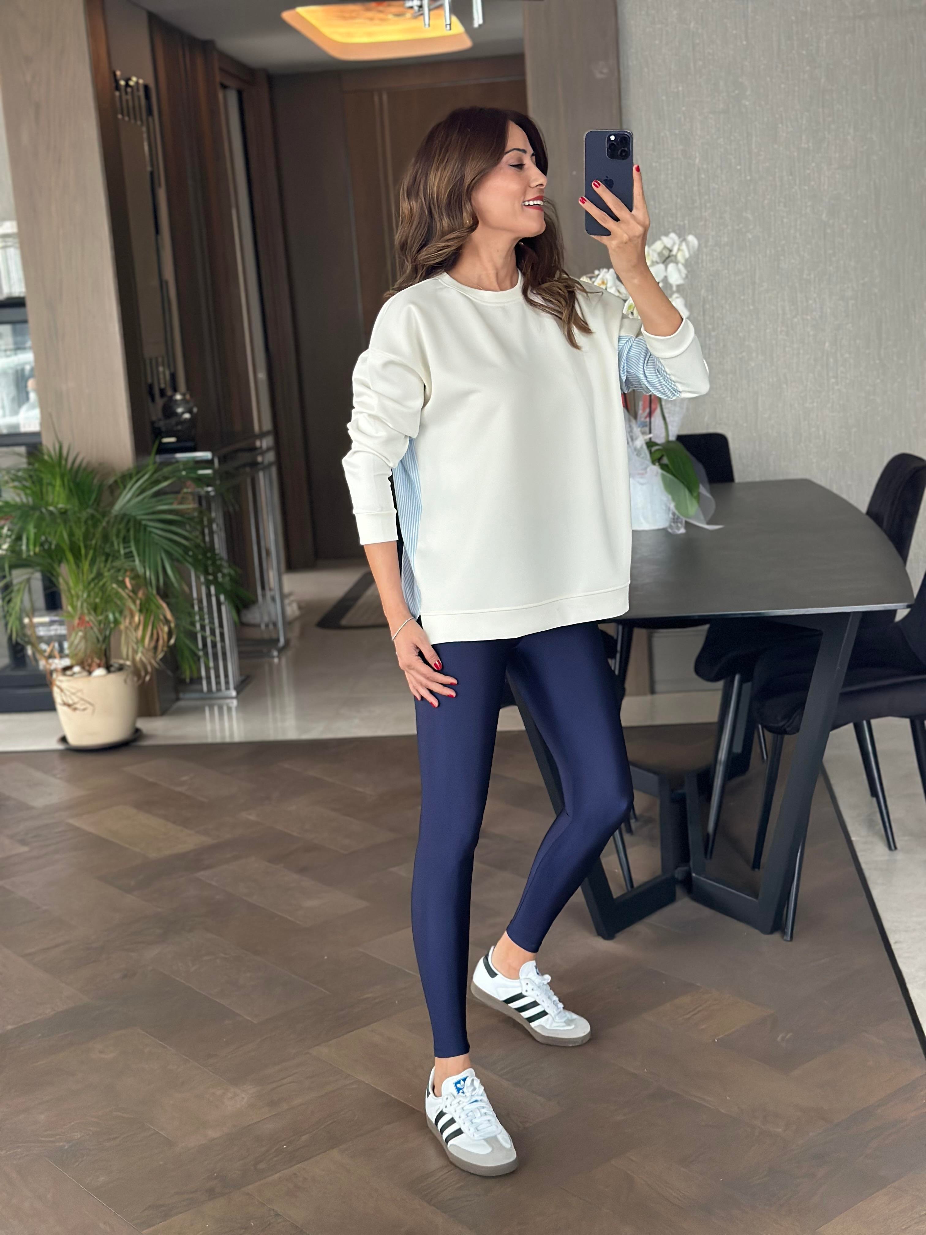 Beyaz Arkası Çizgili Bisiklet Yaka Kadın Sweatshirt