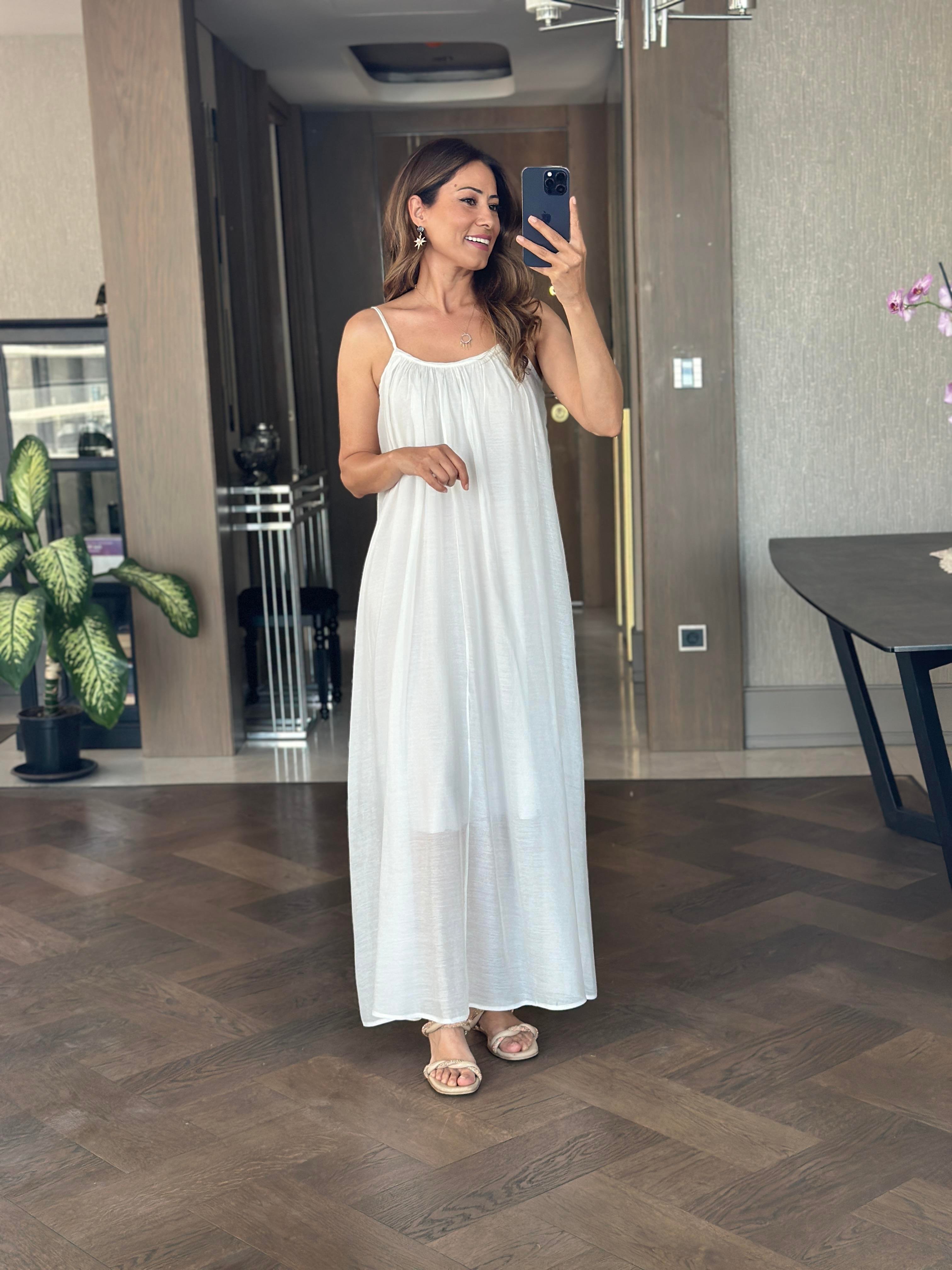 Beyaz Ayarlanabilir Askılı Astarlı Salaş Maksi Boy Kadın Elbise