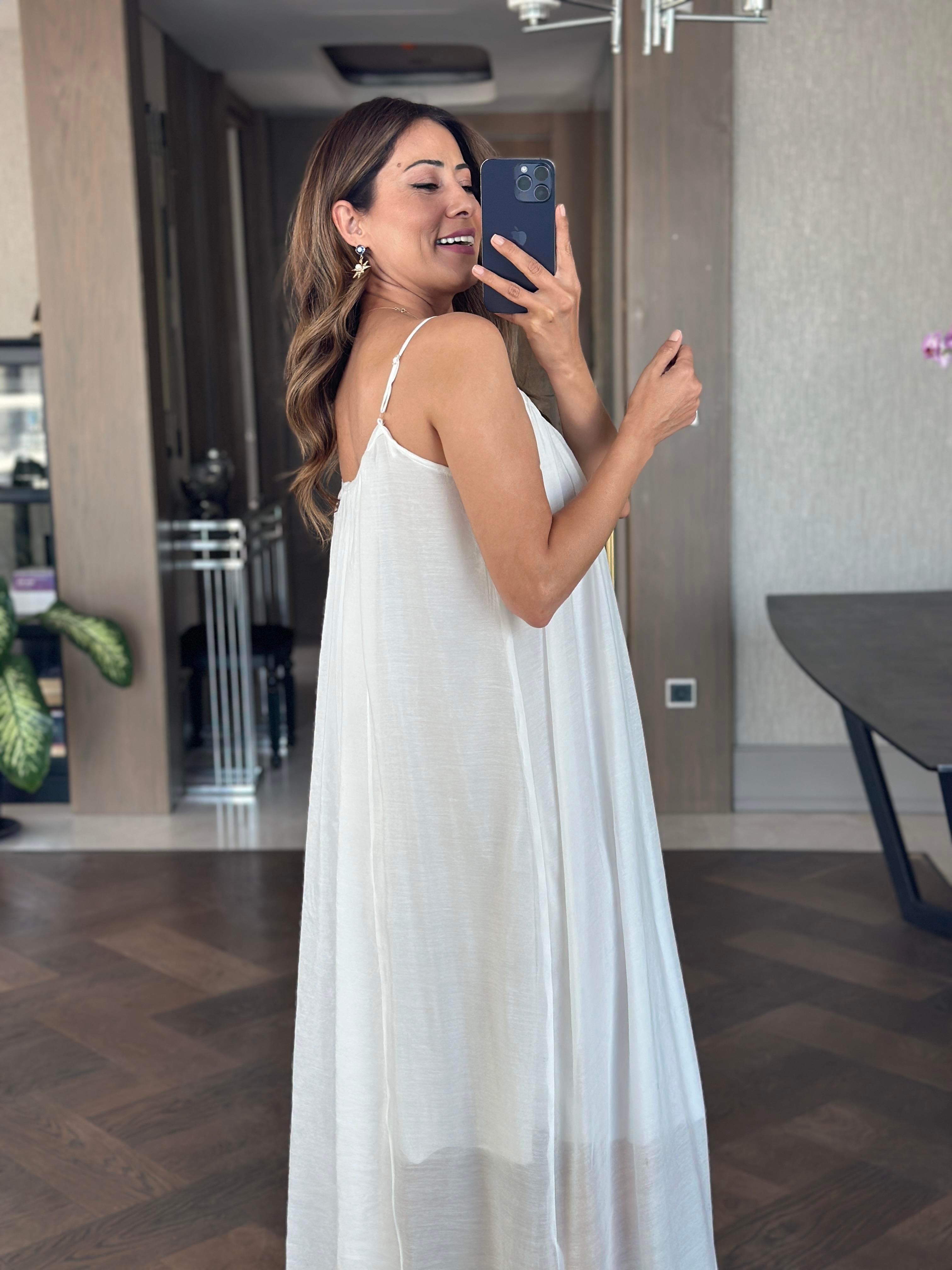 Beyaz Ayarlanabilir Askılı Astarlı Salaş Maksi Boy Kadın Elbise