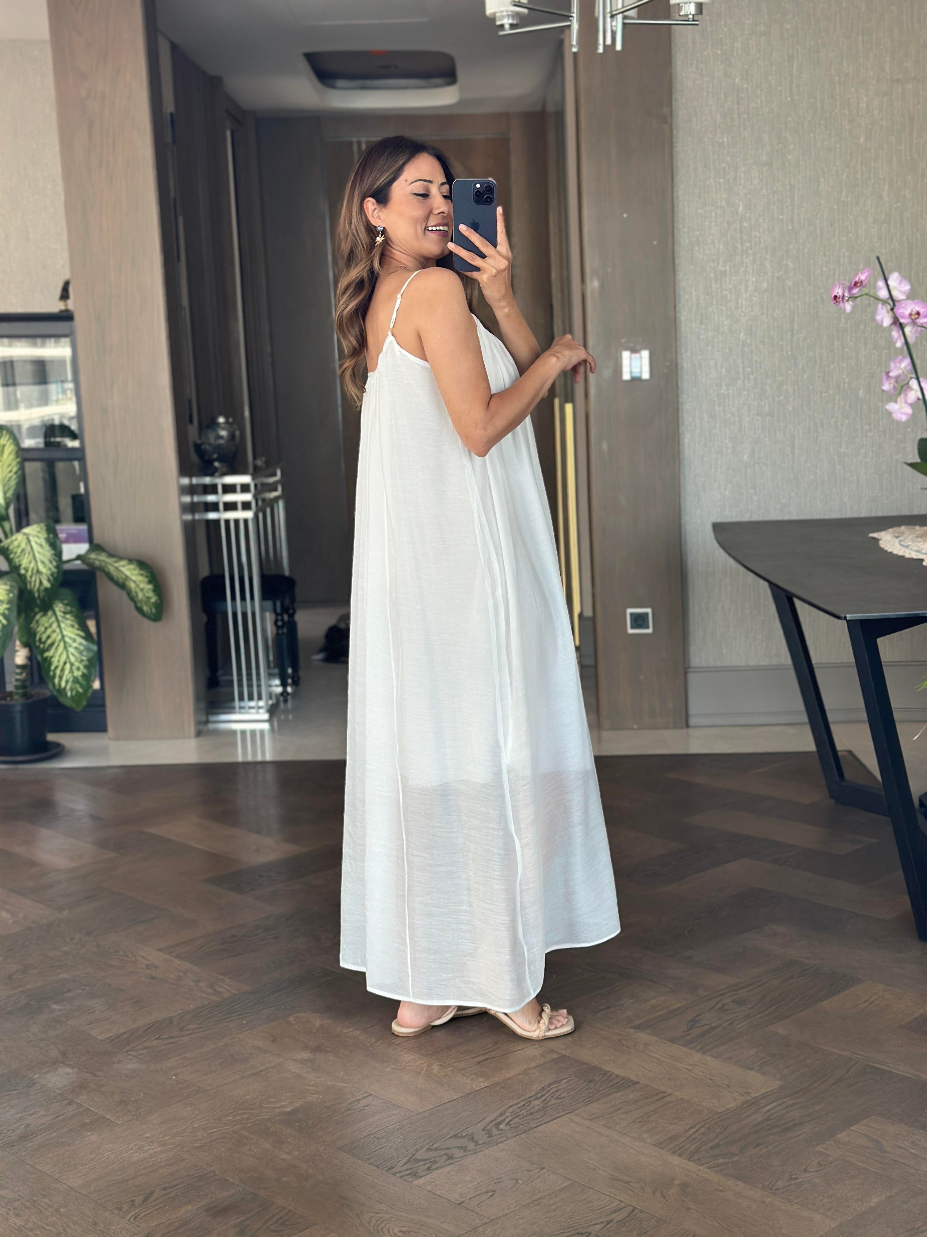 Beyaz Ayarlanabilir Askılı Astarlı Salaş Maksi Boy Kadın Elbise