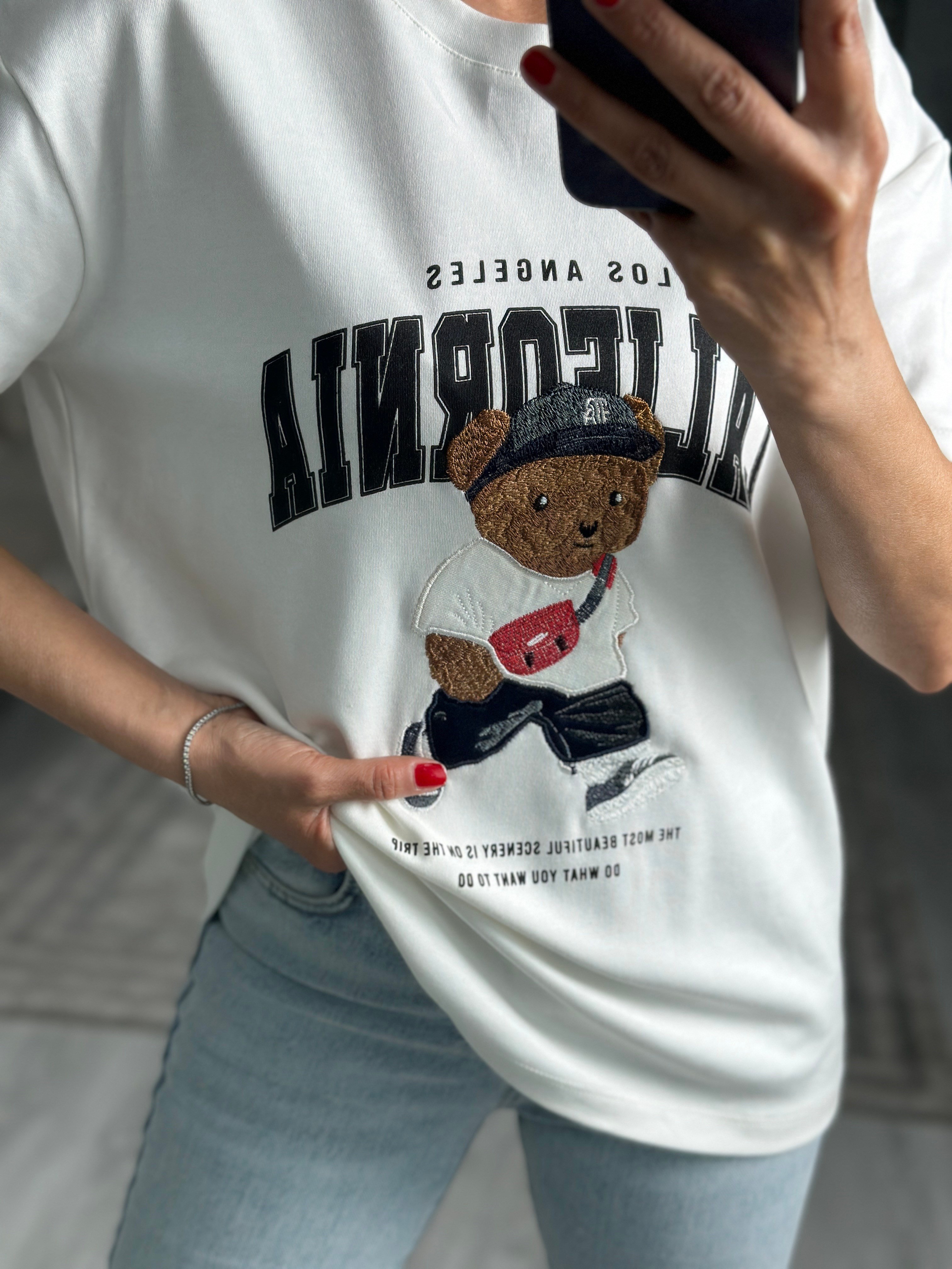 Beyaz Ayıcık Nakışlı Bisiklet Yaka Kadın T-Shirt