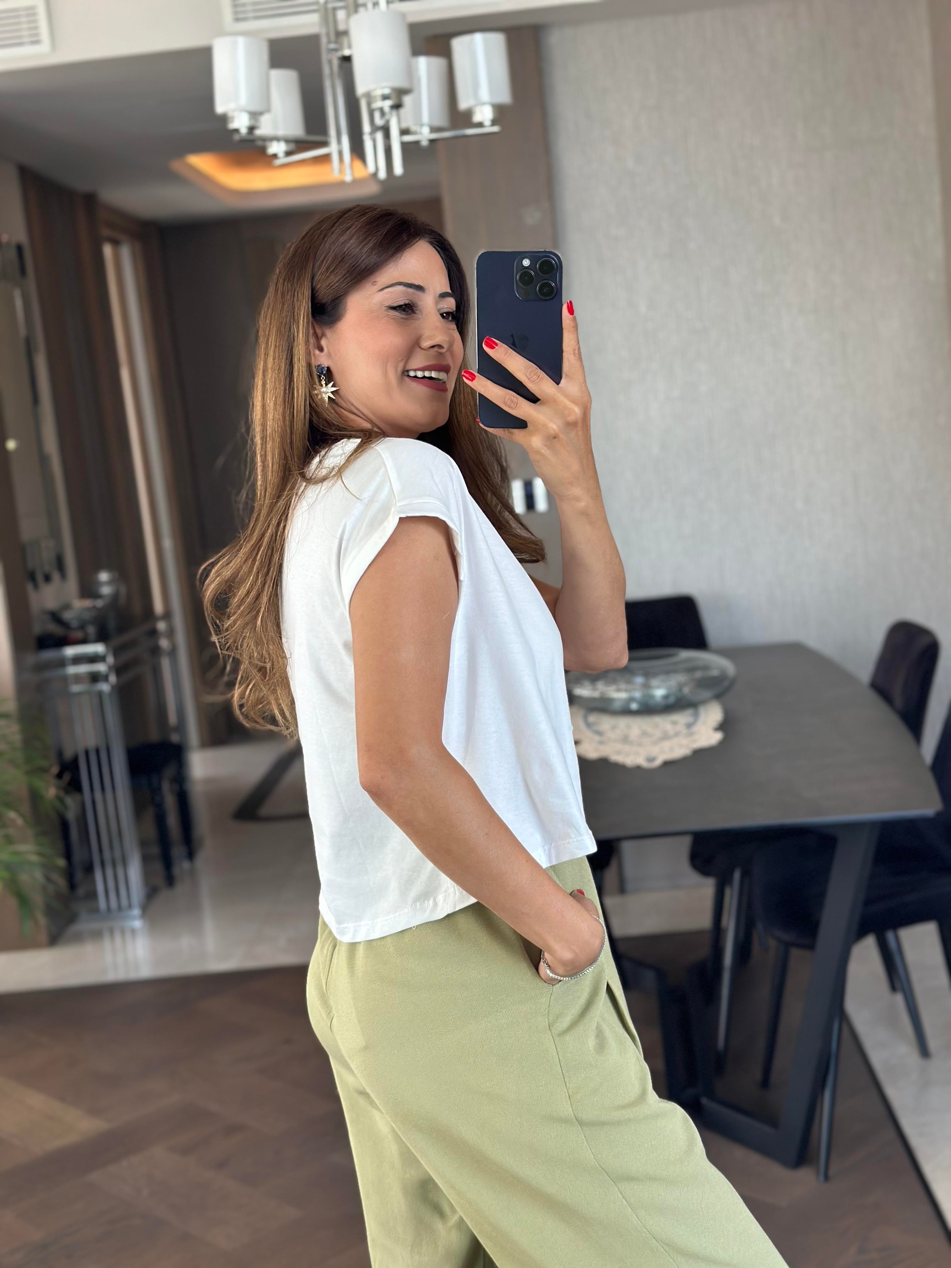 Beyaz Bisiklet Yaka Basic Top Kadın Crop T-Shirt