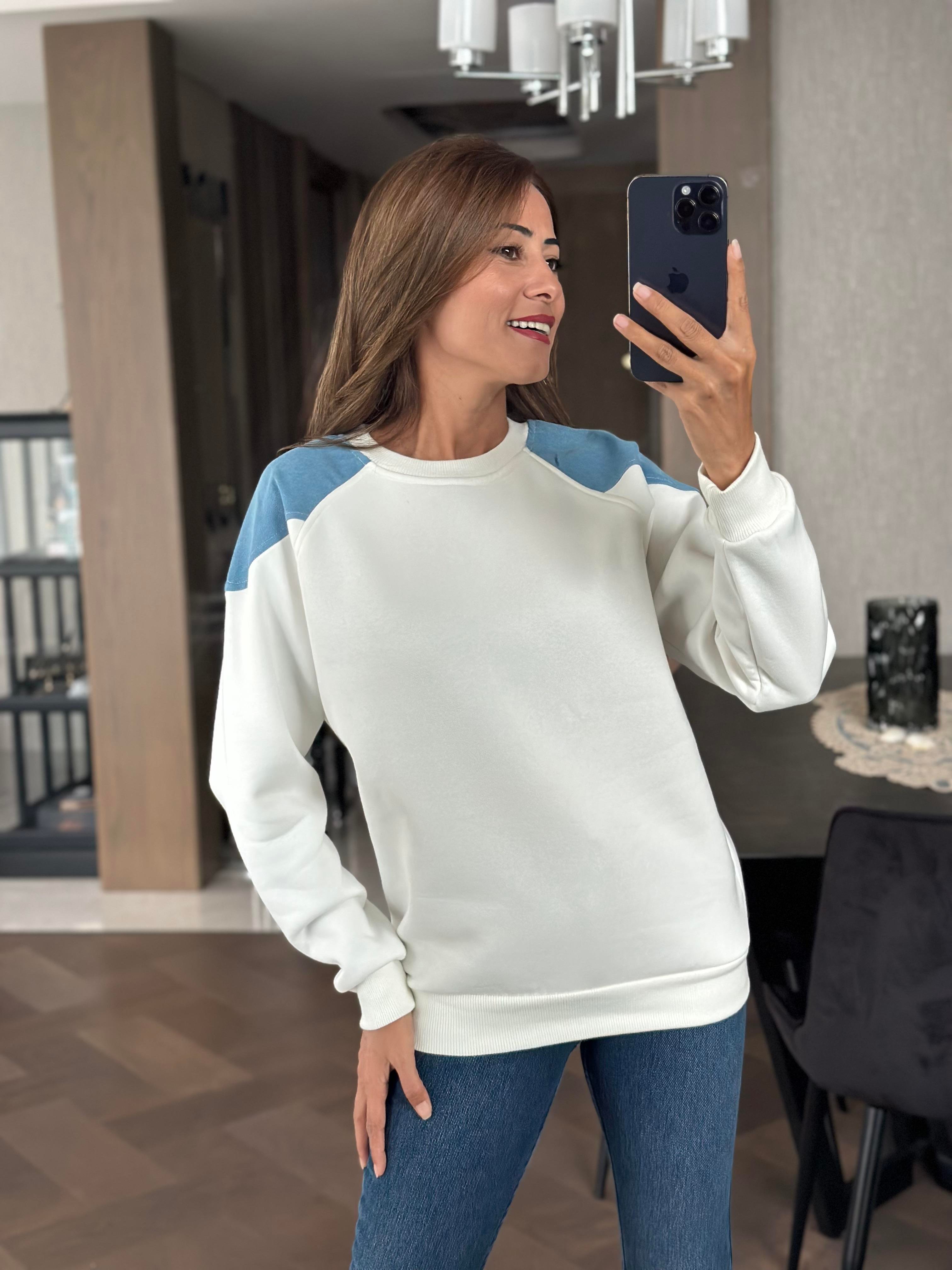 Beyaz Bisiklet Yaka Omuzları Jean Detay İki İplik Kadın Sweatshirt