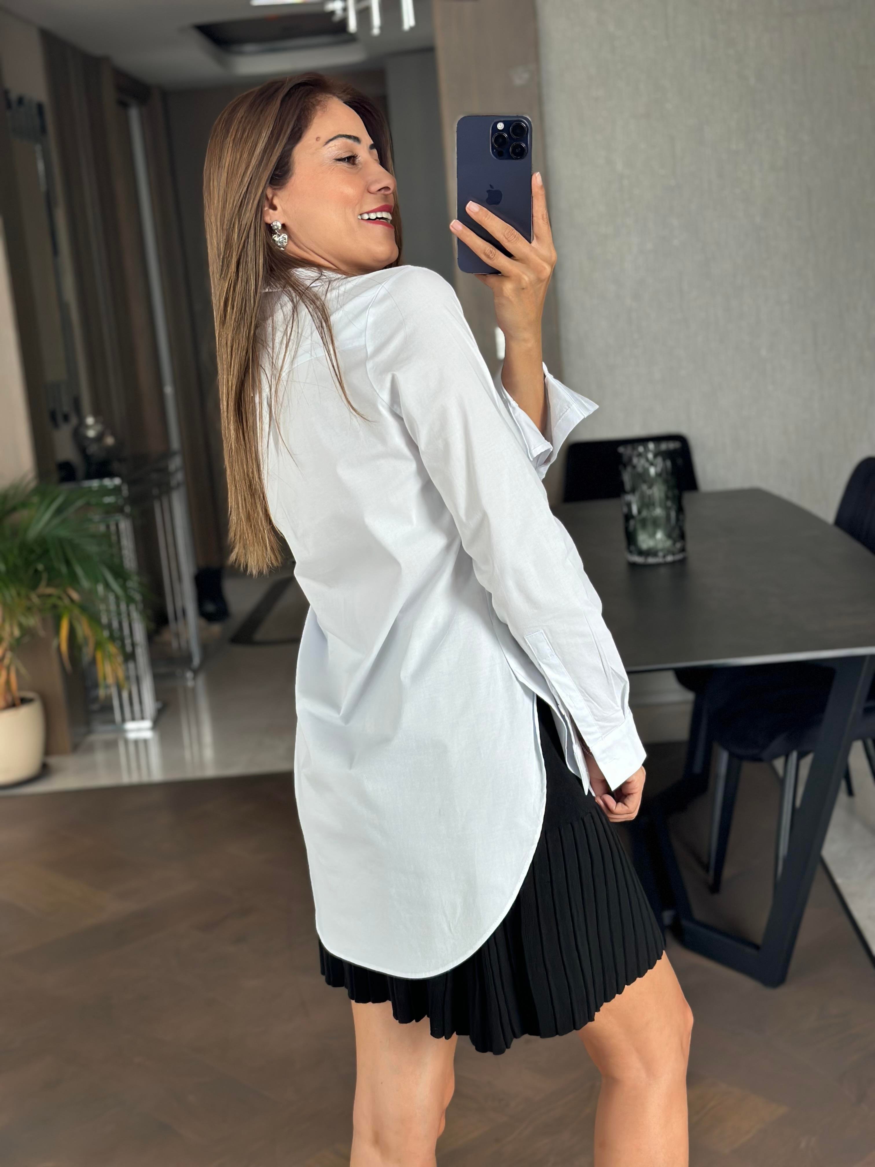 Beyaz Boyfriend Yırtmaç Detay Kadın Gömlek
