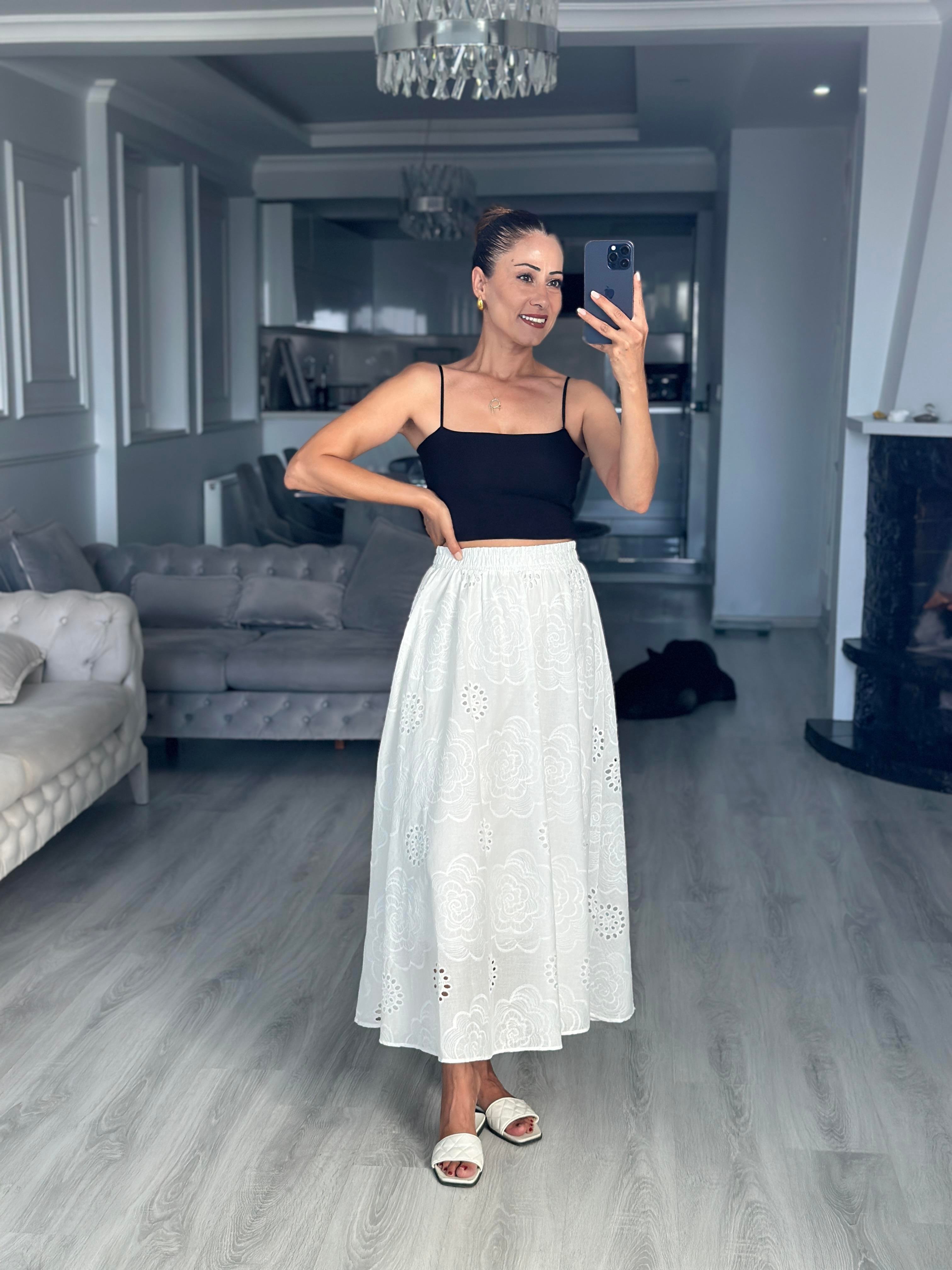 Beyaz Çiçek Nakışlı Fisto Midi Boy Kadın Etek