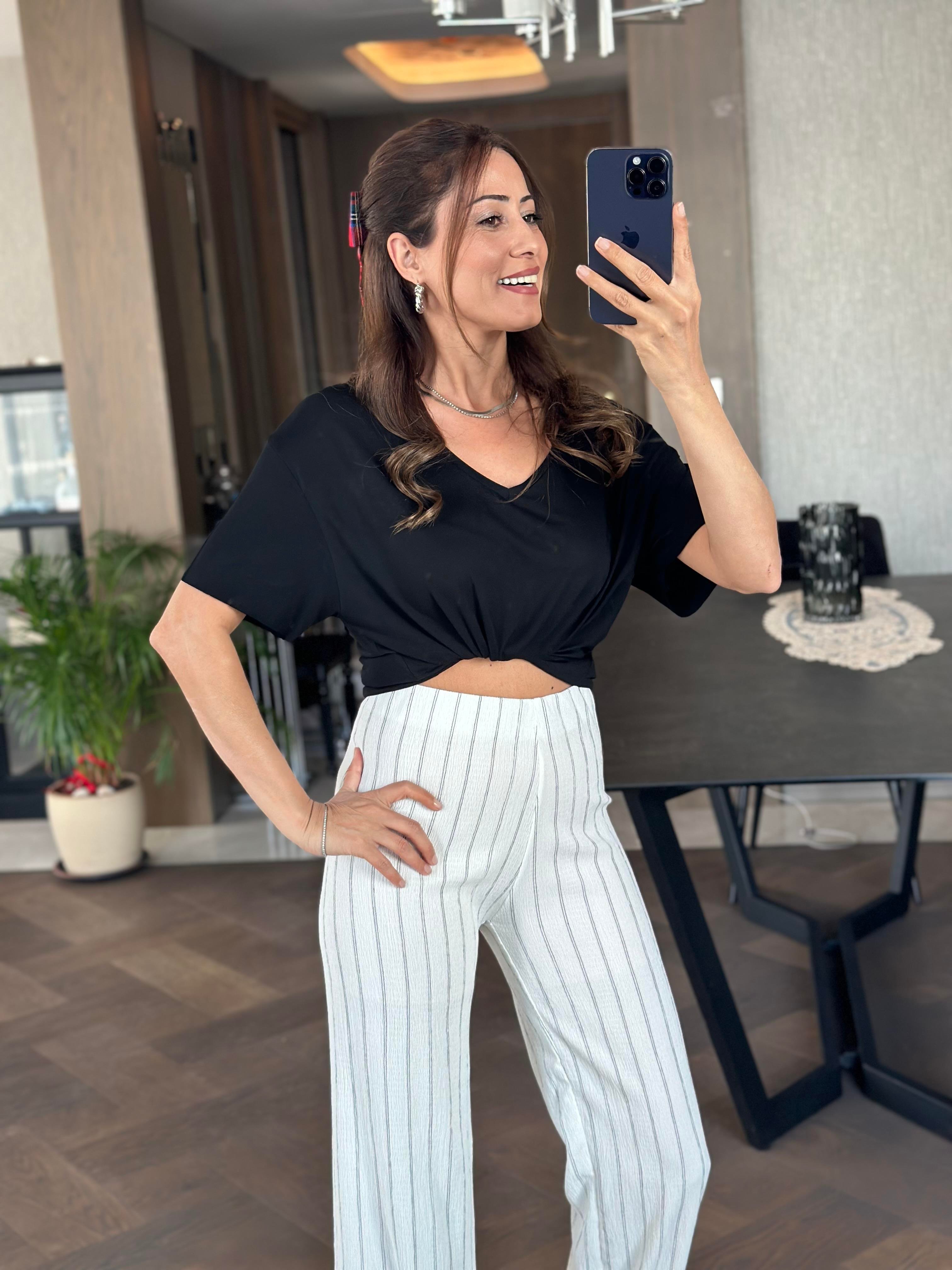 Beyaz Kalın Çizgili Beli Lastikli Bürümcük Kadın Pantolon