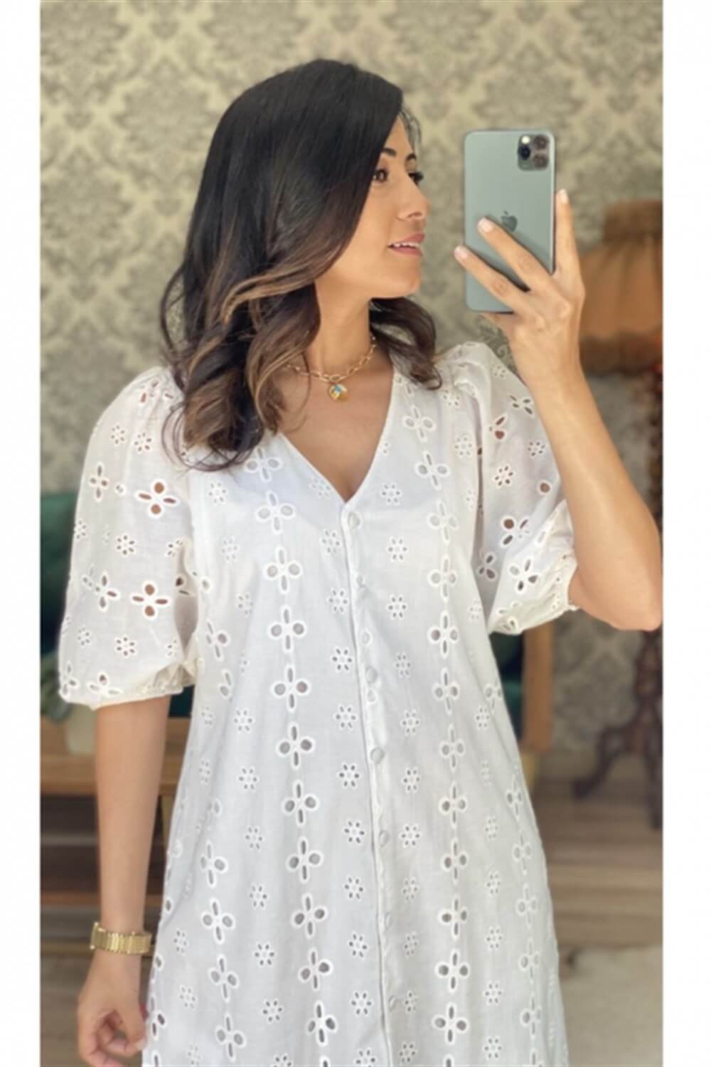 Beyaz Kısa Kol V Yaka Fisto Elbise