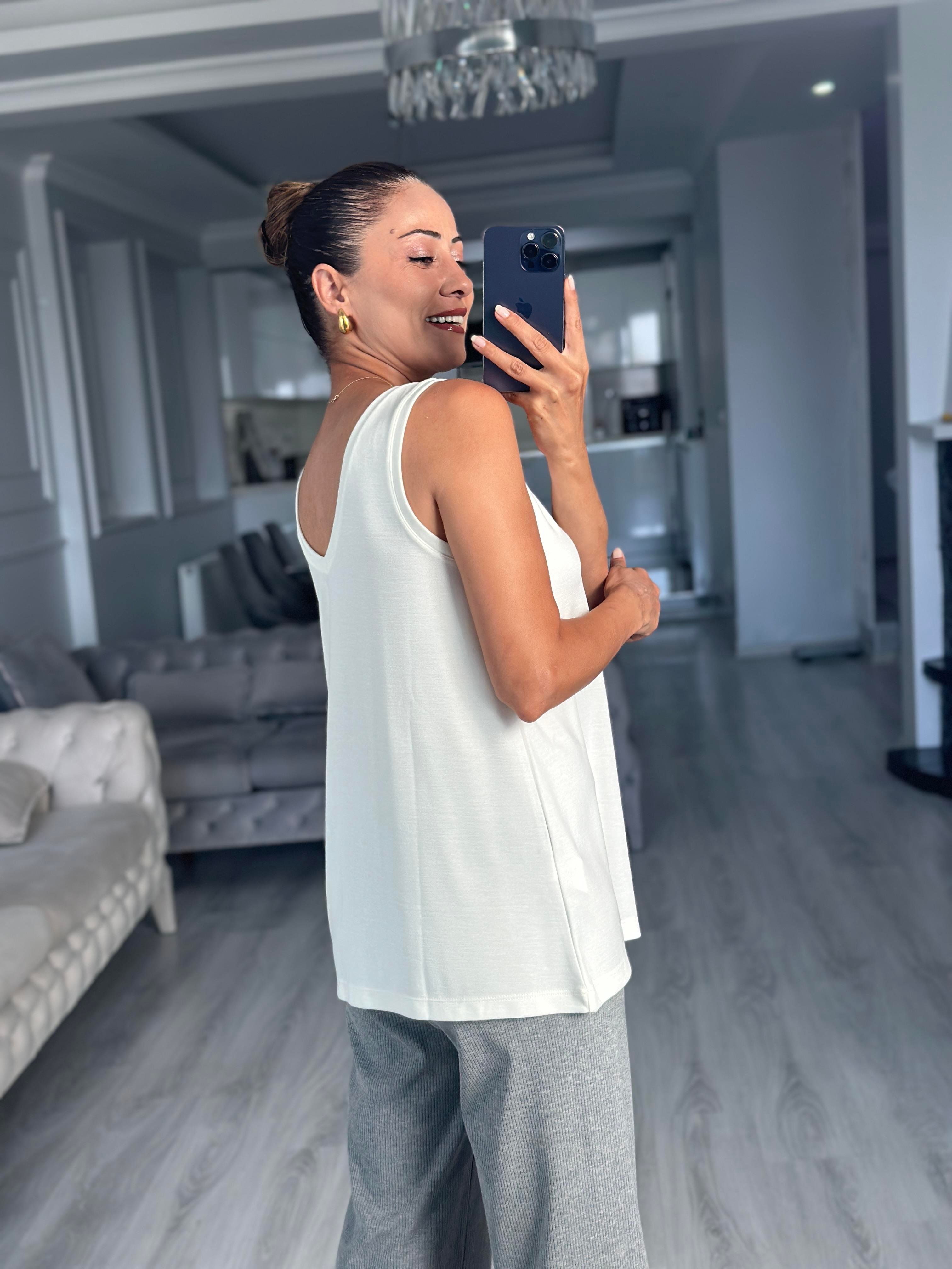 Beyaz Kolsuz Ön Arka V Yaka Kadın Bluz