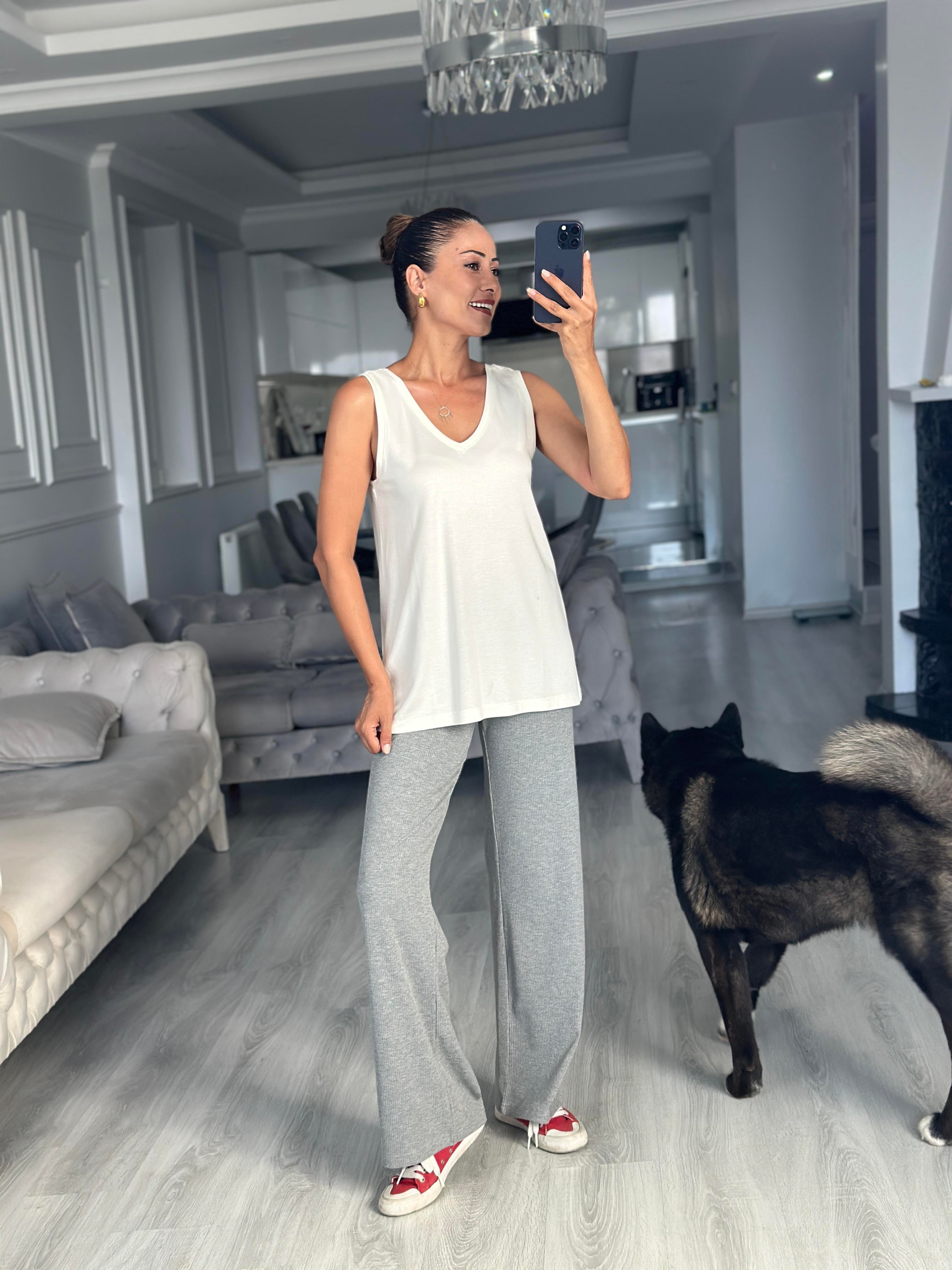 Beyaz Kolsuz Ön Arka V Yaka Kadın Bluz