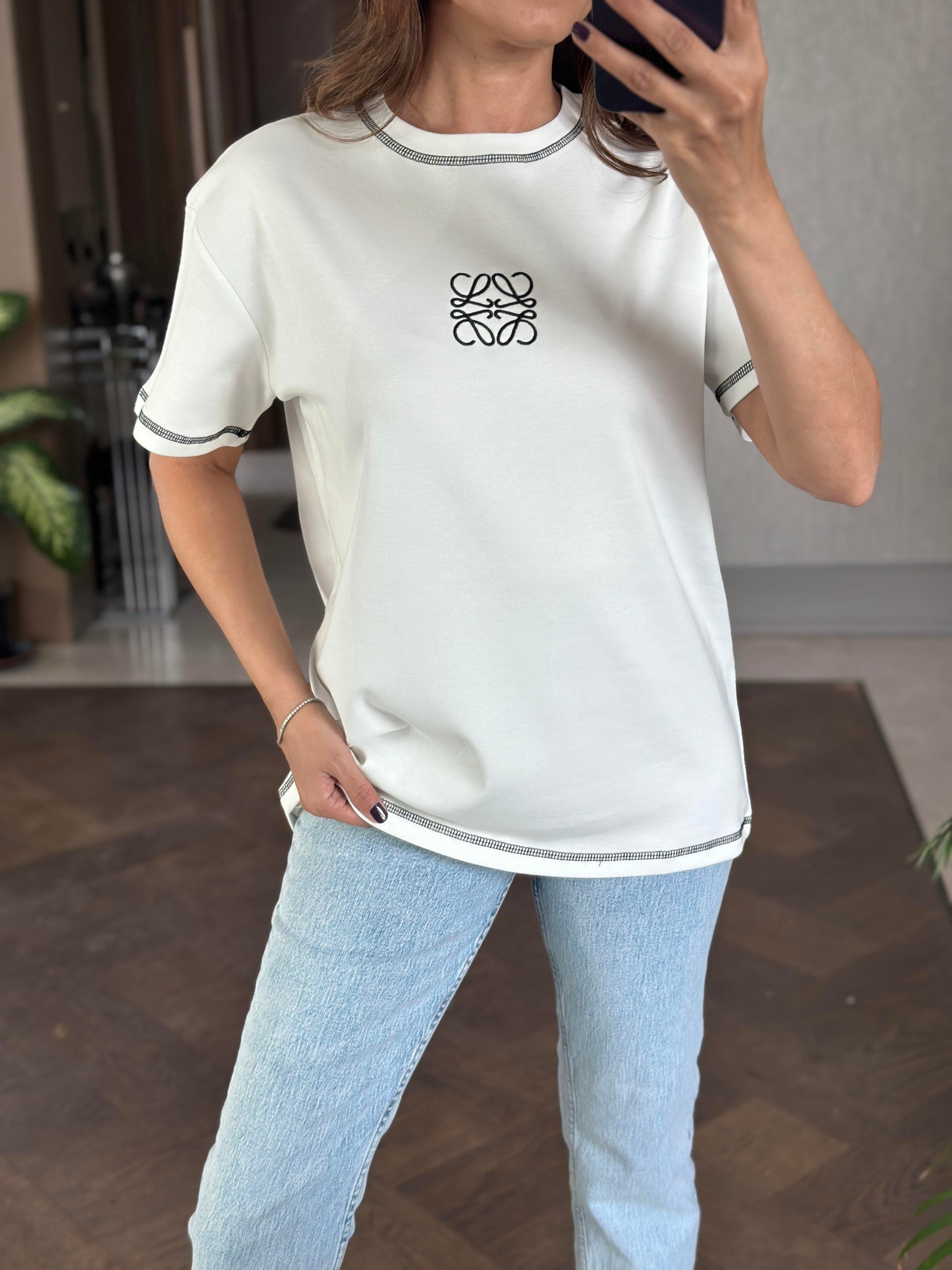 Beyaz Marka Nakış Detay Bisiklet Yaka Kadın T-Shirt