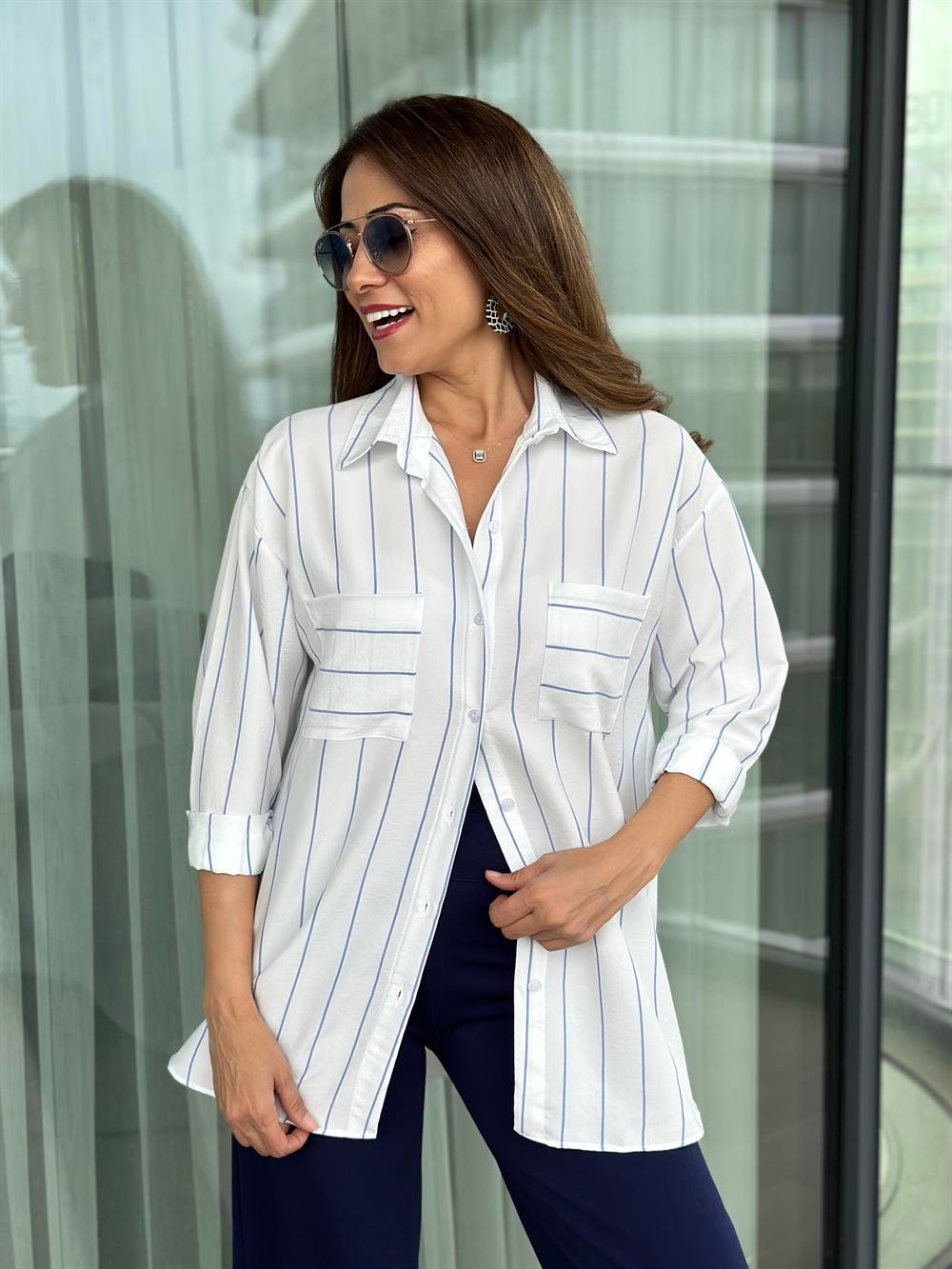 Beyaz Mavi Çizgili İki Cepli Oversize Kadın Gömlek