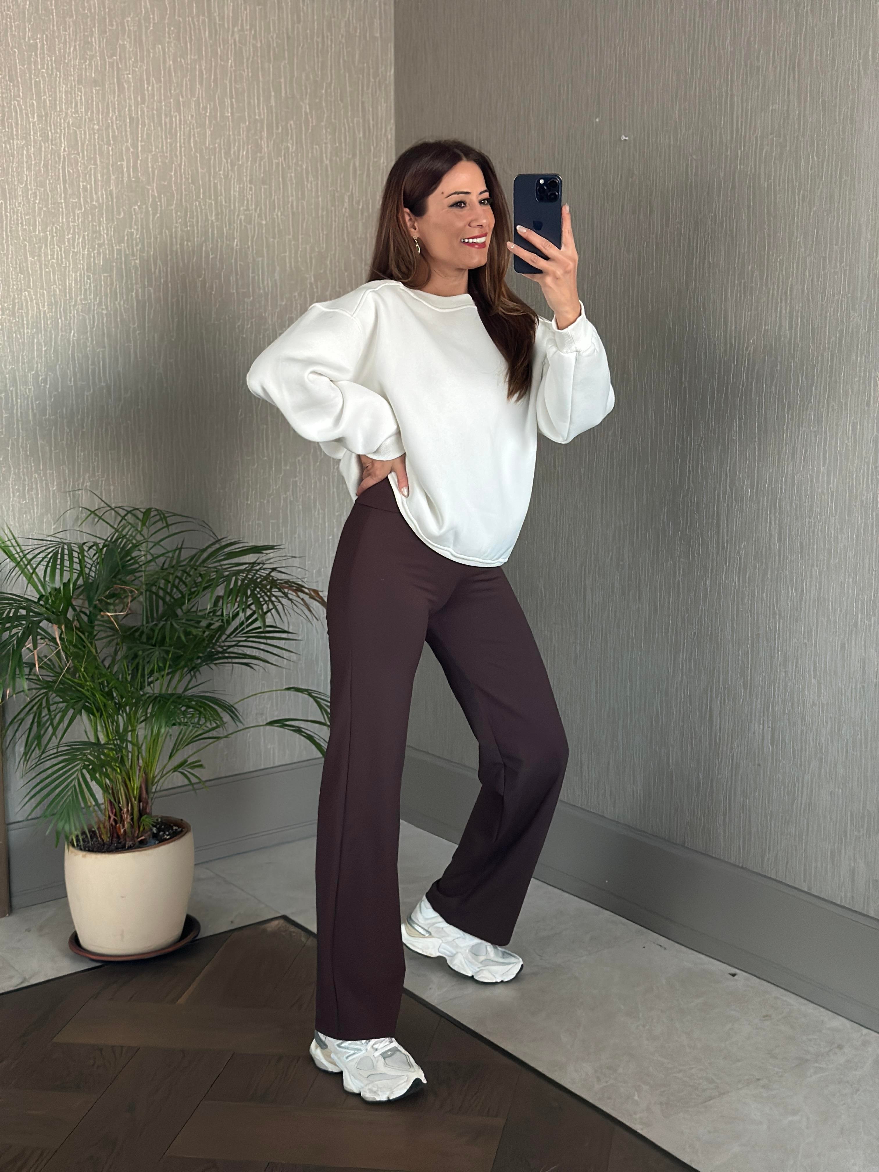 Beyaz Omzu Dikiş Detaylı Bisiklet Yaka Şardonlu Kadın Sweatshirt