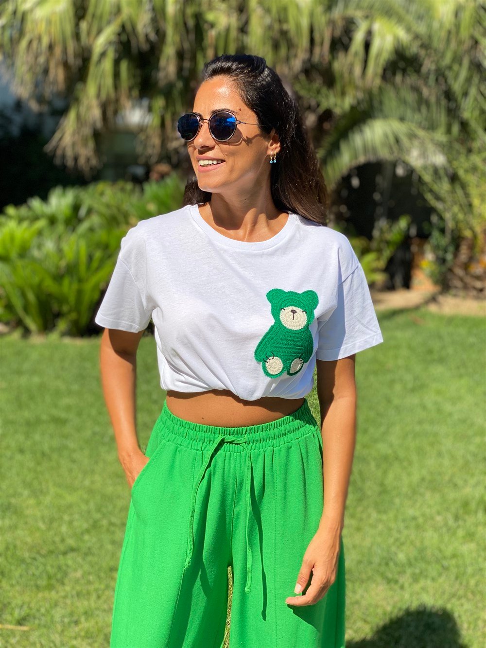 Beyaz Önü Ayıcık Detay Kadın T-Shirt