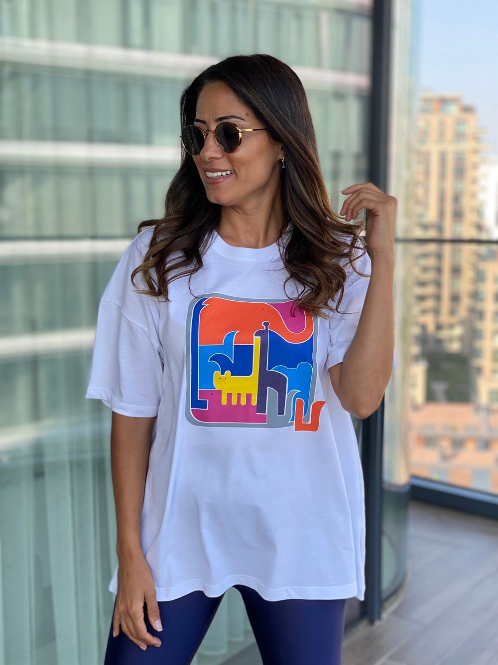 Beyaz Önü Renkli Baskılı T-Shirt
