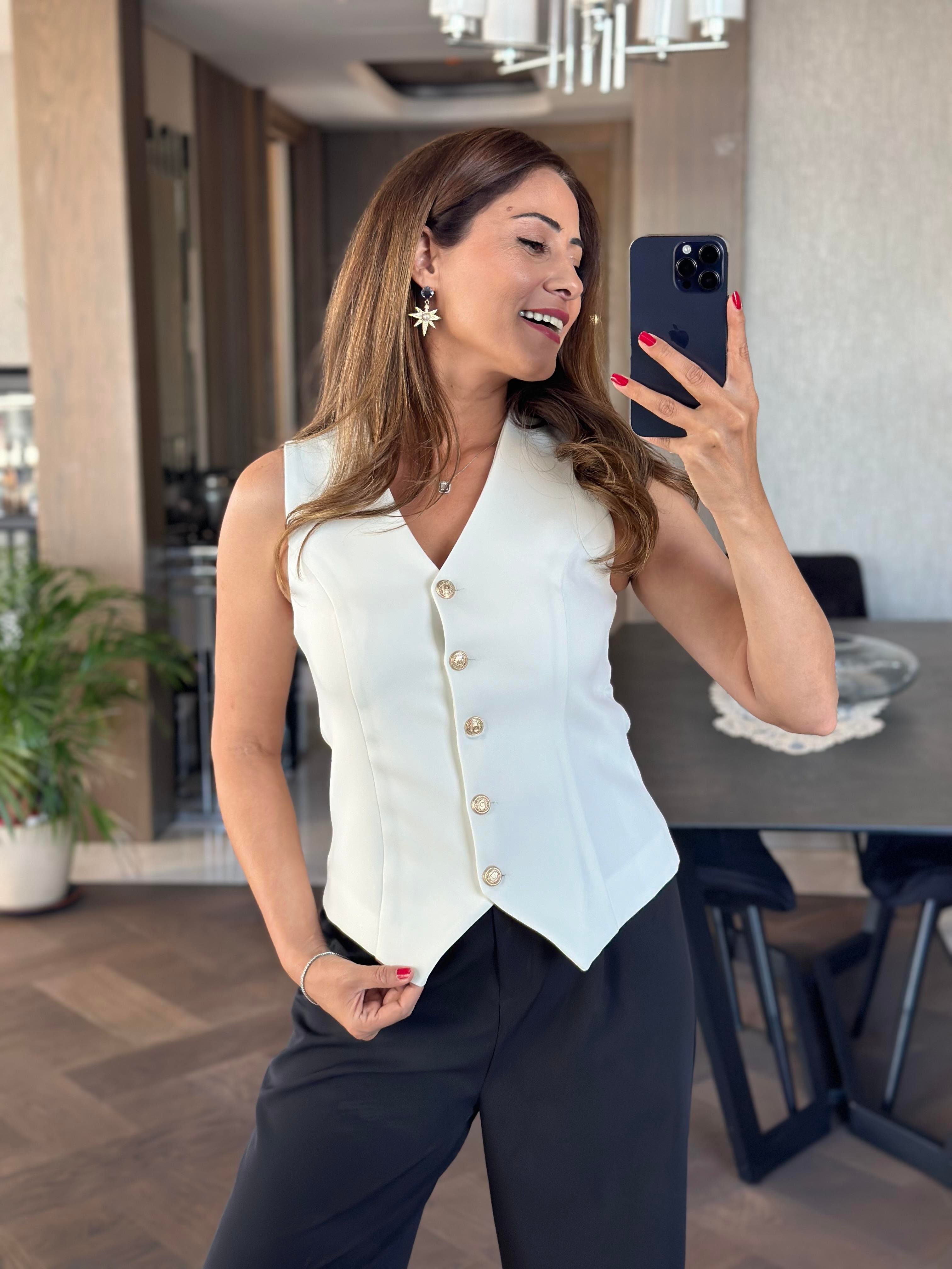 Beyaz Orjinal Marka Beş Gold Düğmeli Astarlı Kadın Yelek